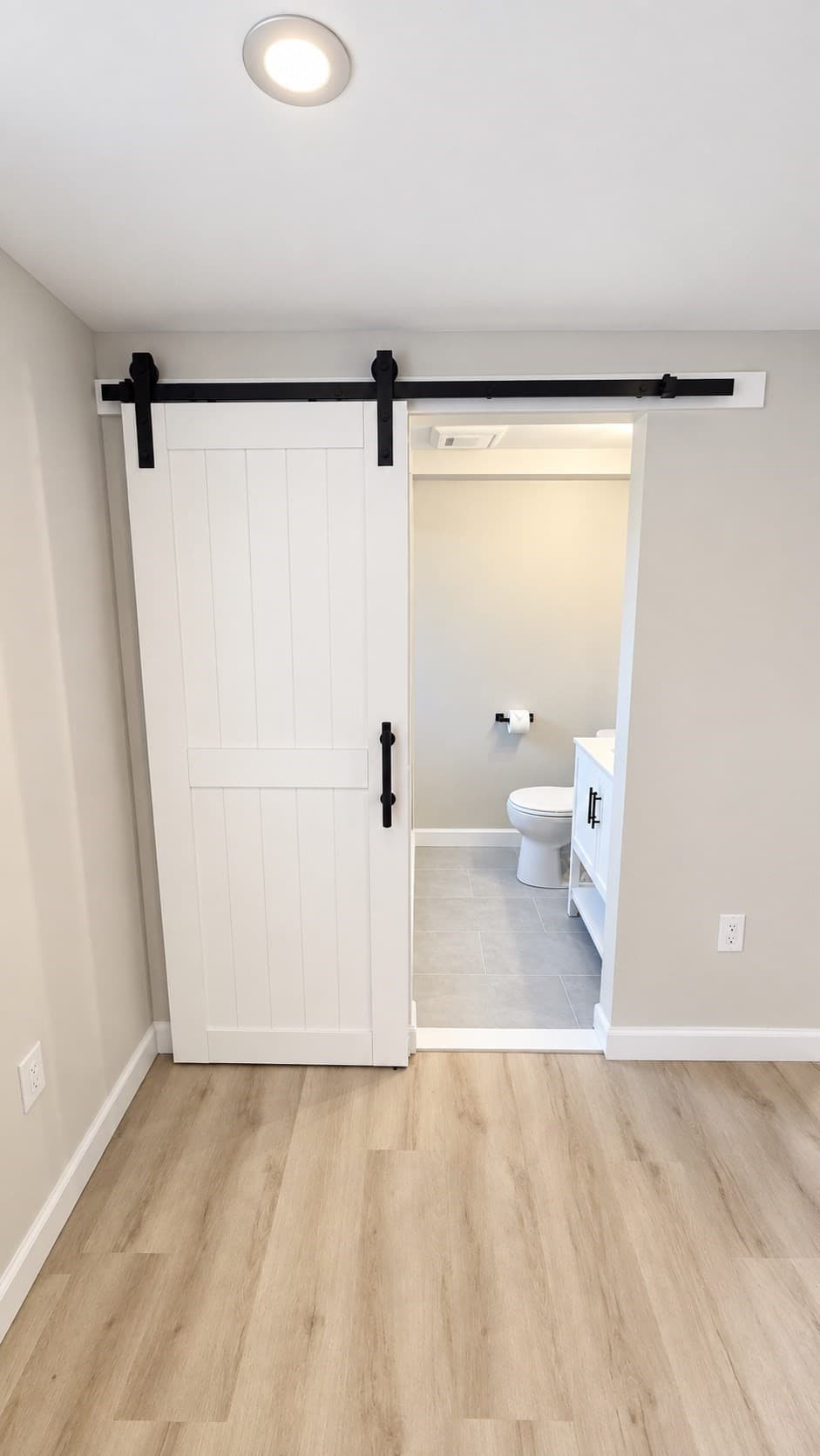 Condominium at 57 Sylvan # 2A, Danvers MA 01923, Danvers, photo 7 of 10