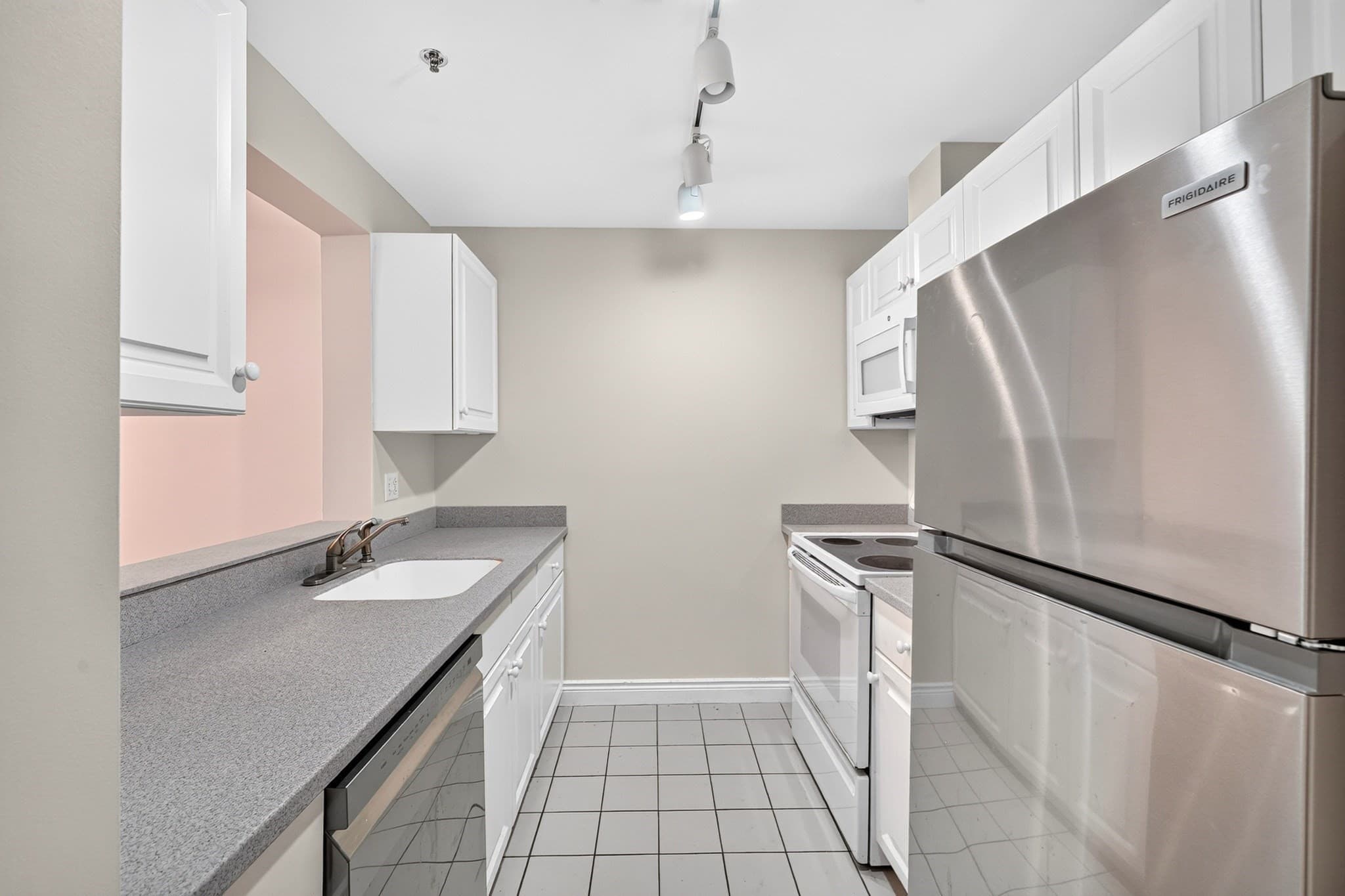 Condominium at 4 Charlesgate East # 402, Boston MA 02115, photo 19 of 36