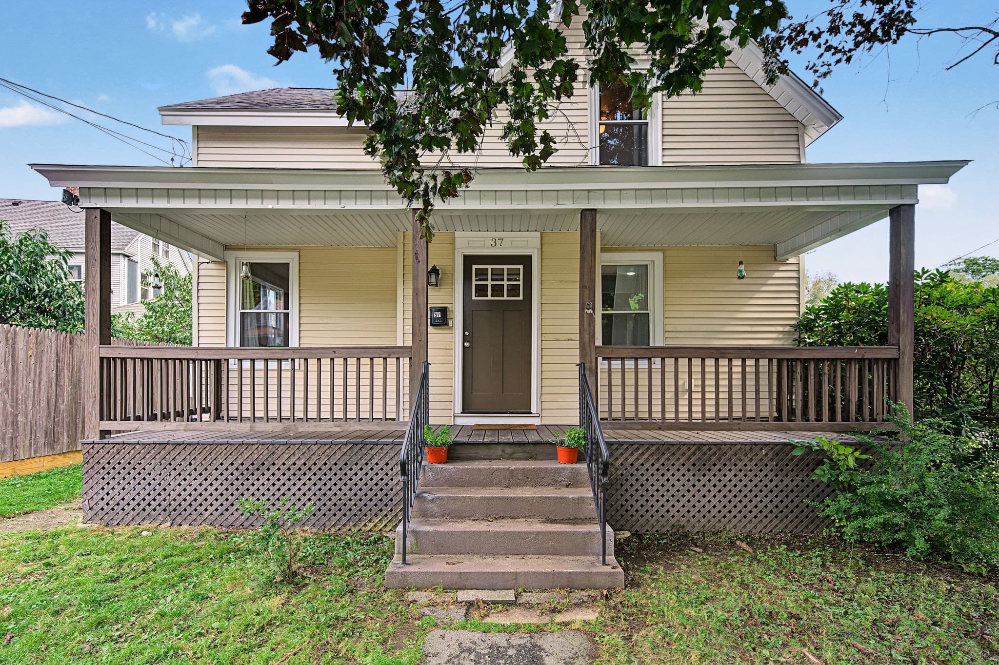Single Family Residence at 37 Elm St, Greenfield MA 01301, Greenfield, photo 2 of 32