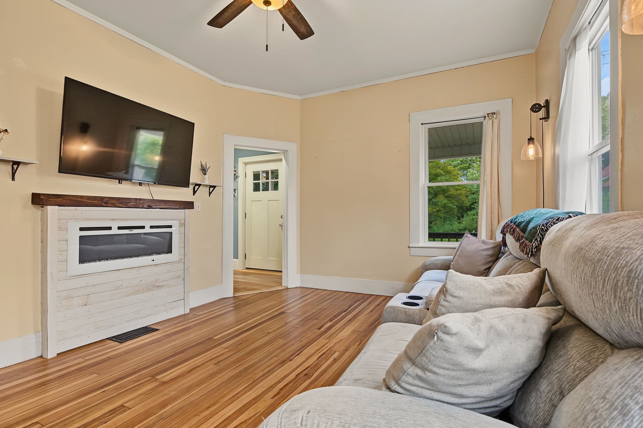 Single Family Residence at 37 Elm St, Greenfield MA 01301, Greenfield, photo 5 of 32