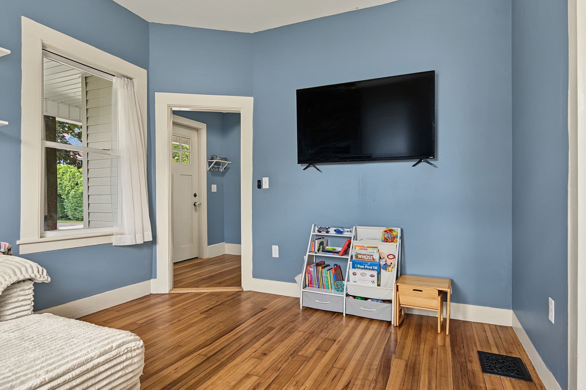 Single Family Residence at 37 Elm St, Greenfield MA 01301, Greenfield, photo 9 of 32