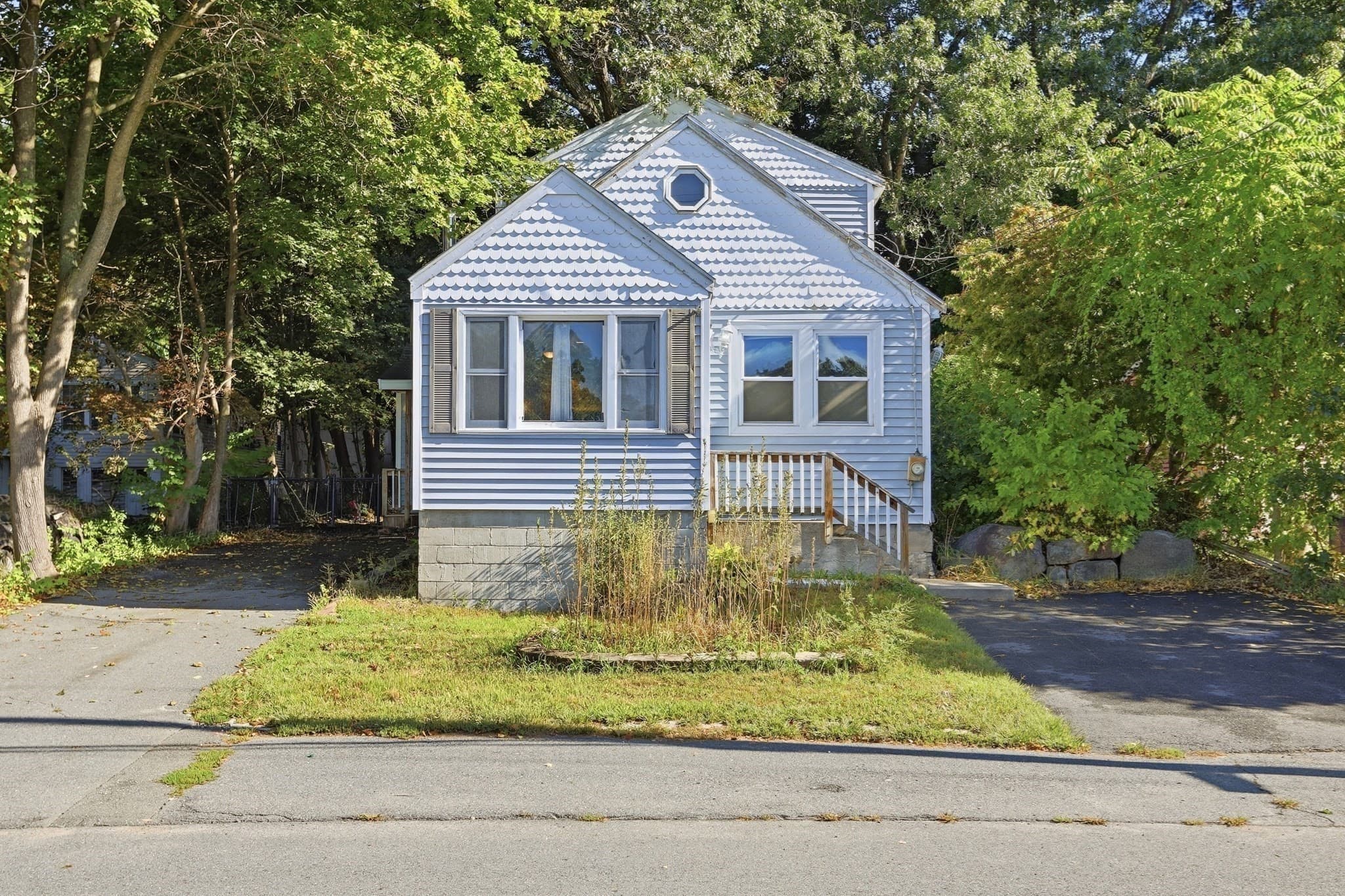 141 Long Pond Dr, Dracut MA 01826