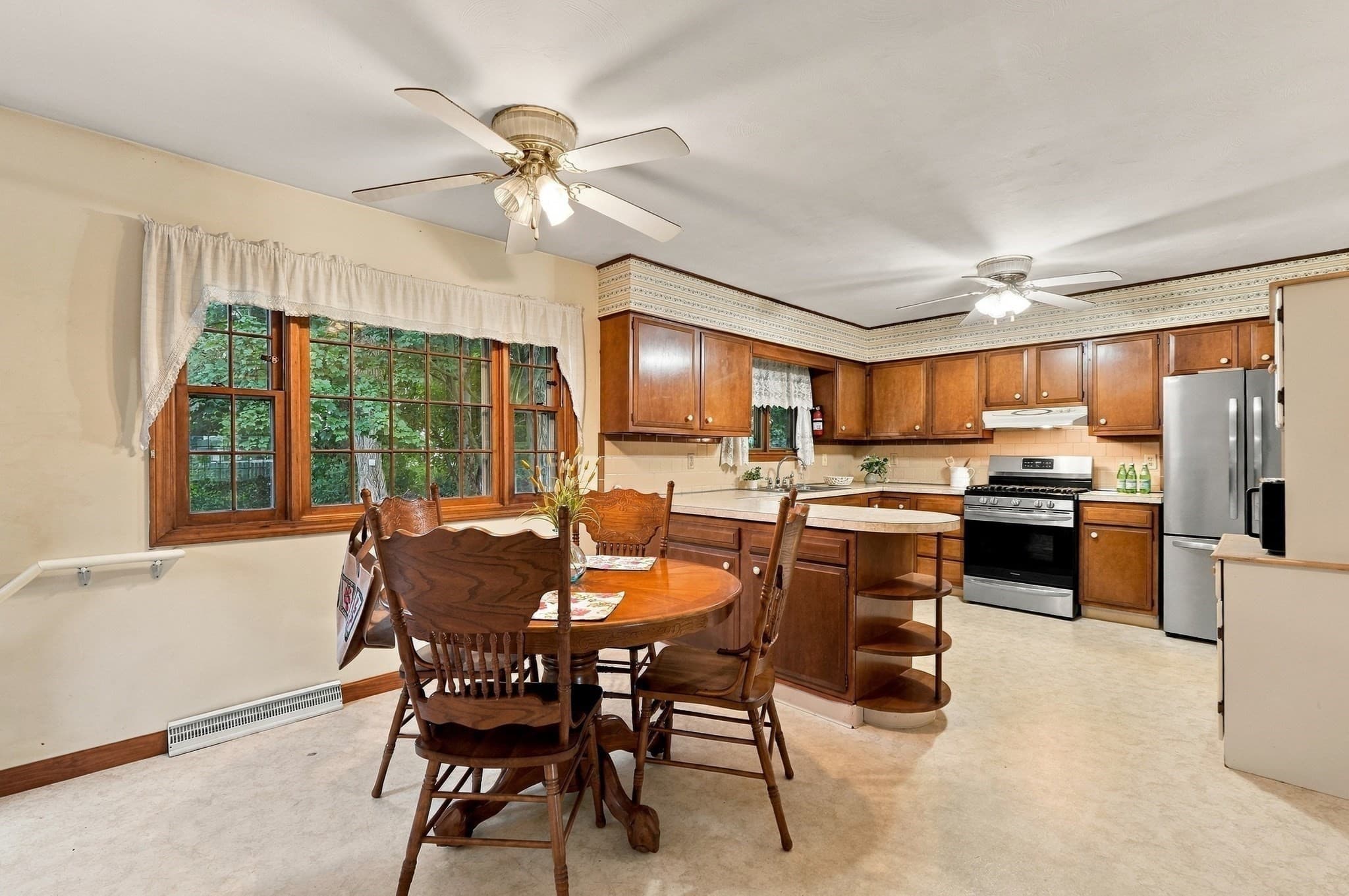 Single Family Residence at 6 Lincoln Dr, Fairhaven MA 02719, Fairhaven, photo 7 of 40
