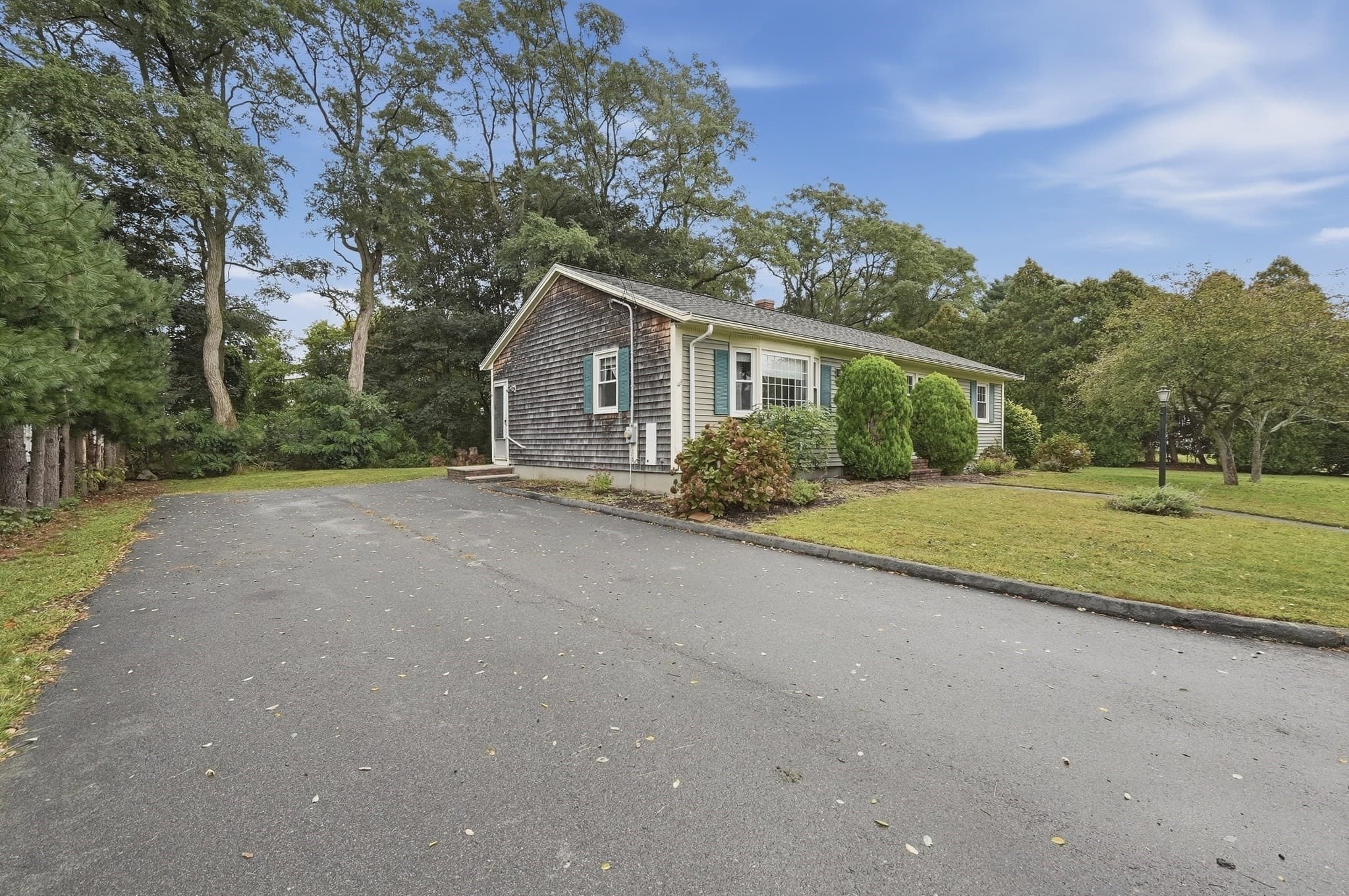Single Family Residence at 6 Lincoln Dr, Fairhaven MA 02719, Fairhaven, photo 3 of 40
