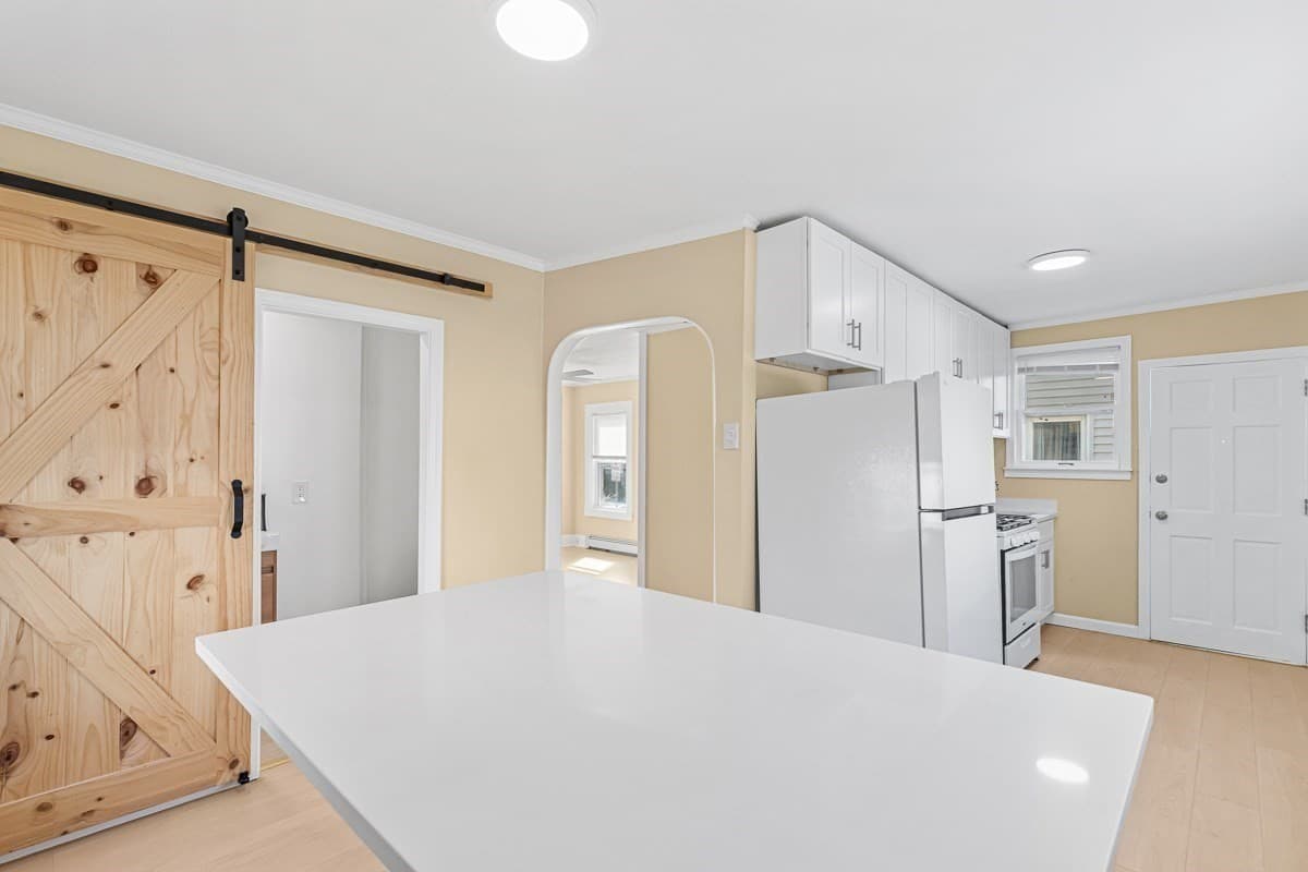 Single Family Residence at 6 Coffin Avenue Ct, New Bedford MA 02746, New Bedford, photo 6 of 26