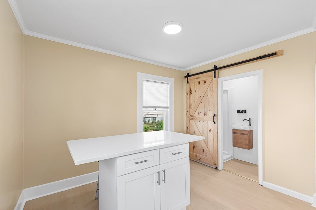 Single Family Residence at 6 Coffin Avenue Ct, New Bedford MA 02746, New Bedford, photo 9 of 26