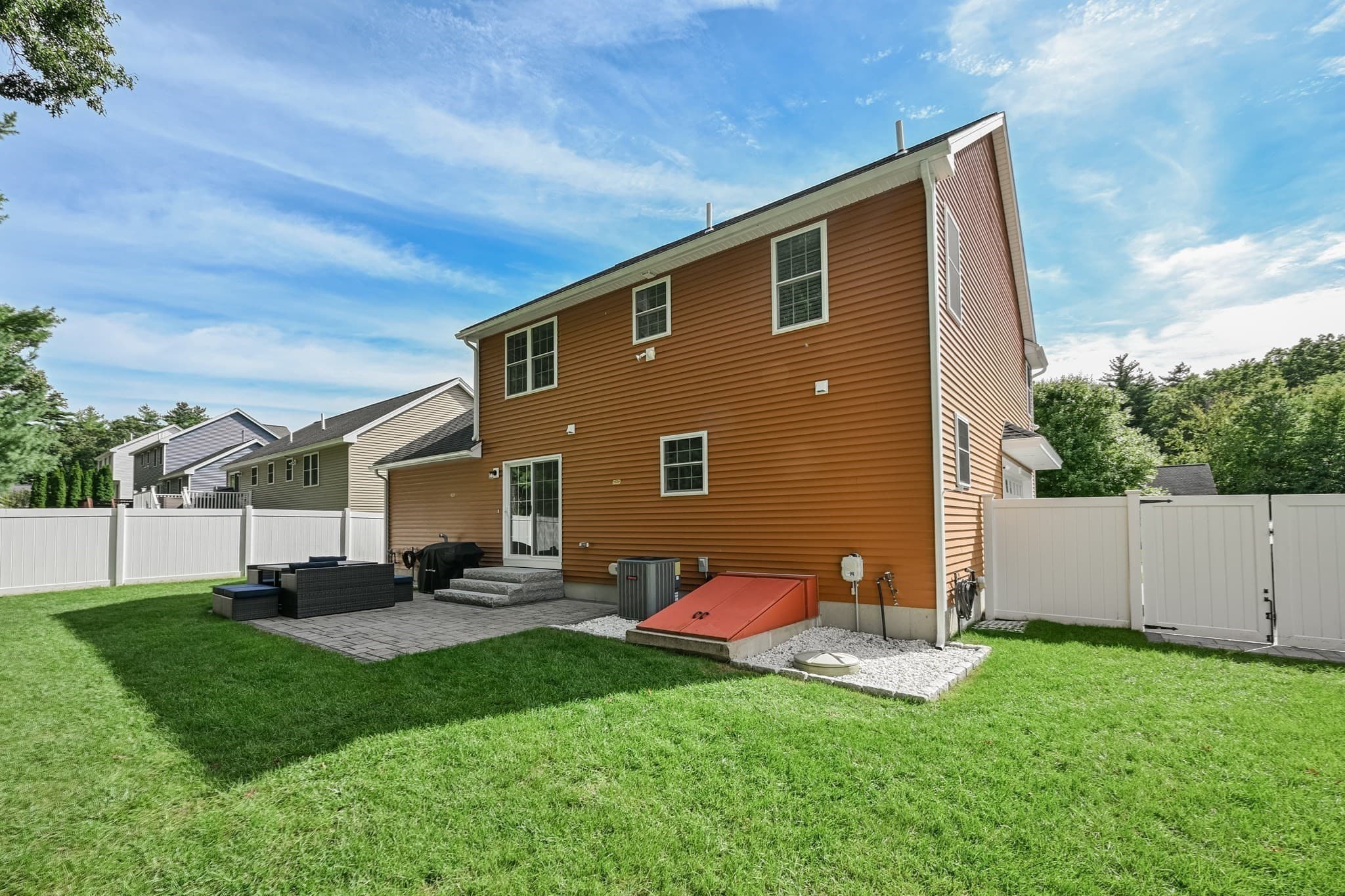 Single Family Residence at 34 Bufton Farm Rd, Clinton MA 01510, Clinton, photo 6 of 42