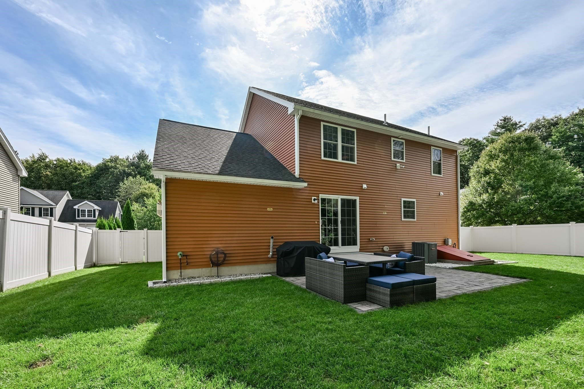 Single Family Residence at 34 Bufton Farm Rd, Clinton MA 01510, Clinton, photo 4 of 42