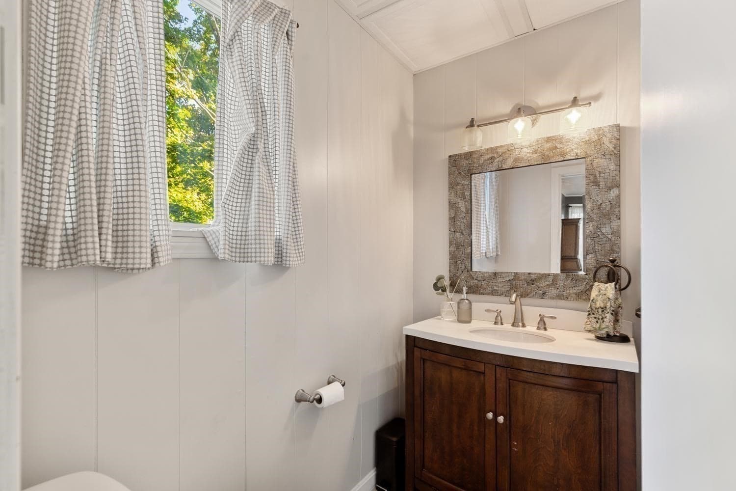 Single Family Residence at 18 Taft St, Quincy MA 02169, Quincy, photo 16 of 40