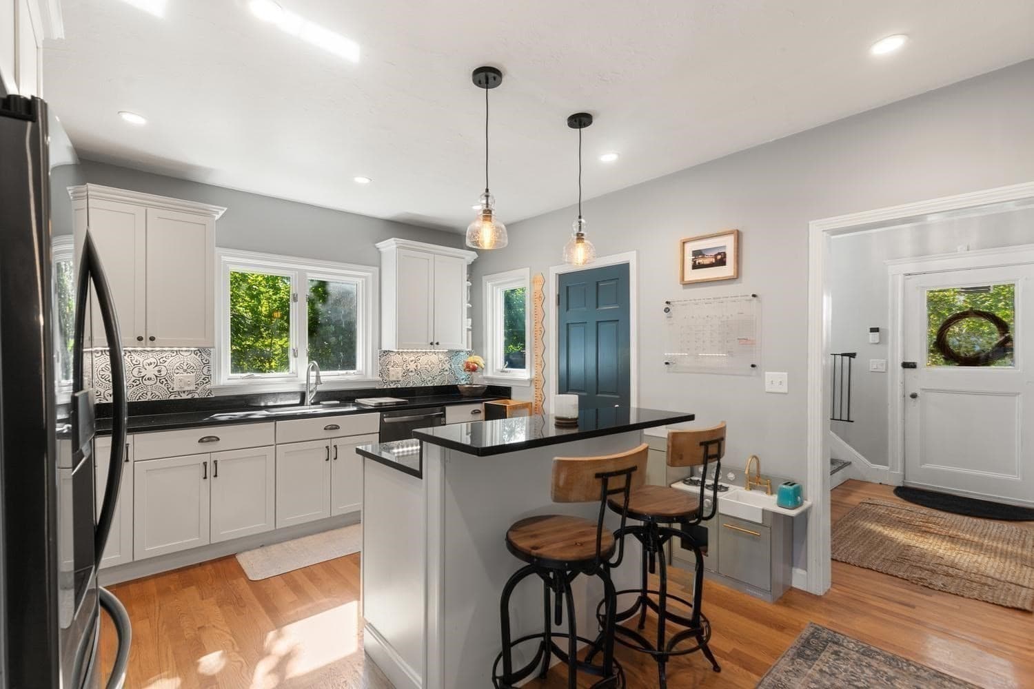 Single Family Residence at 18 Taft St, Quincy MA 02169, Quincy, photo 5 of 40