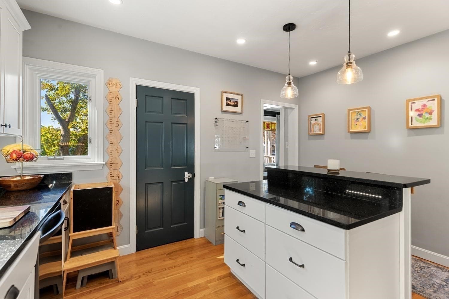 Single Family Residence at 18 Taft St, Quincy MA 02169, Quincy, photo 8 of 40
