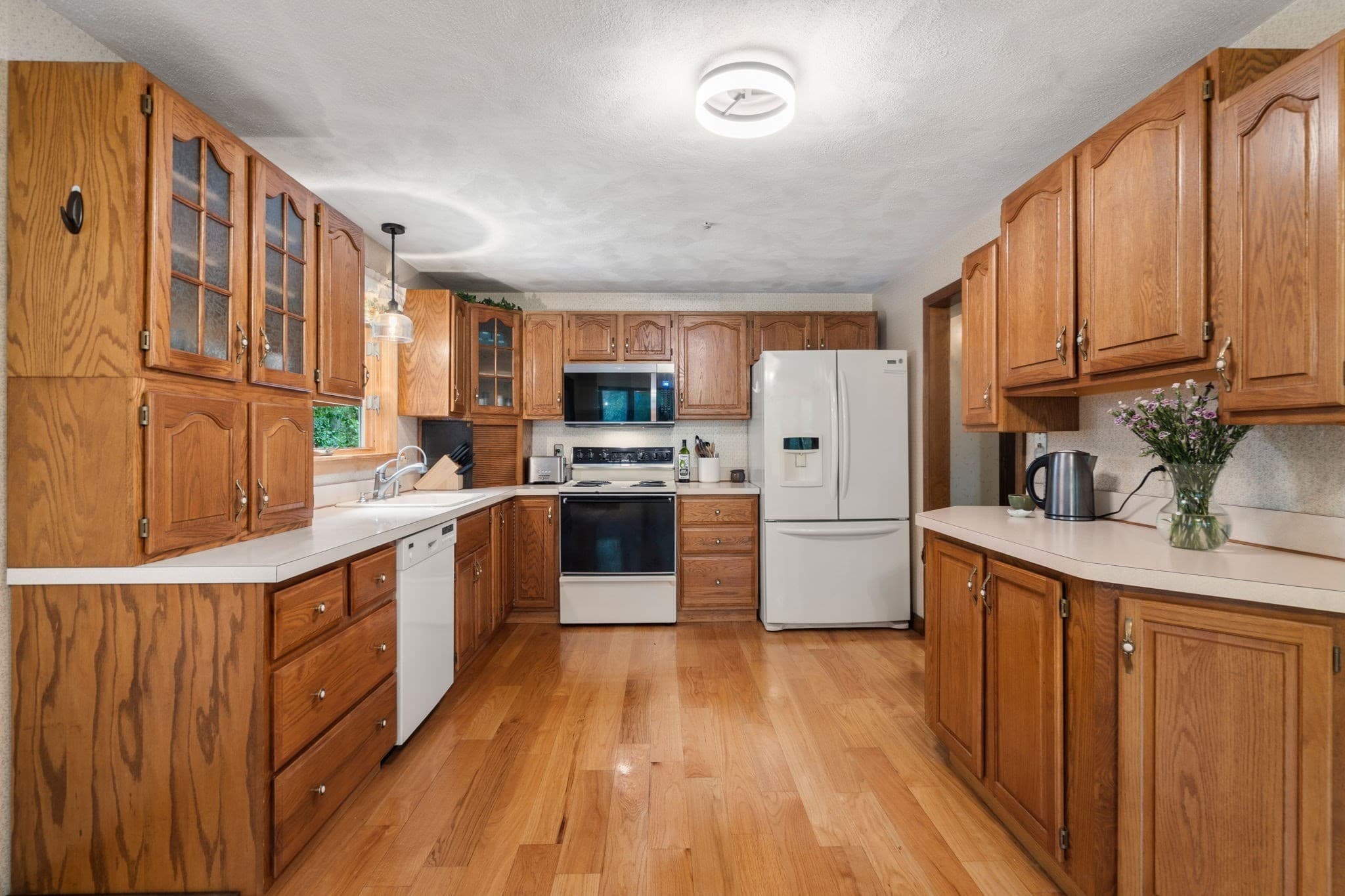 Single Family Residence at 145 White Pond Rd, Hudson MA 01749, Hudson, photo 6 of 36