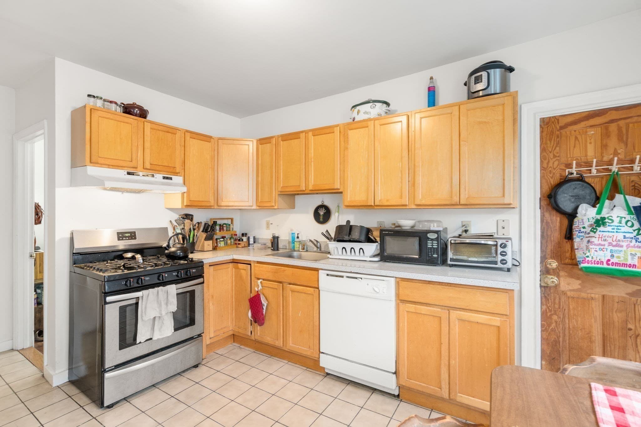 Multi Family at 166 Albion St, Somerville MA 02144, Somerville, photo 9 of 34