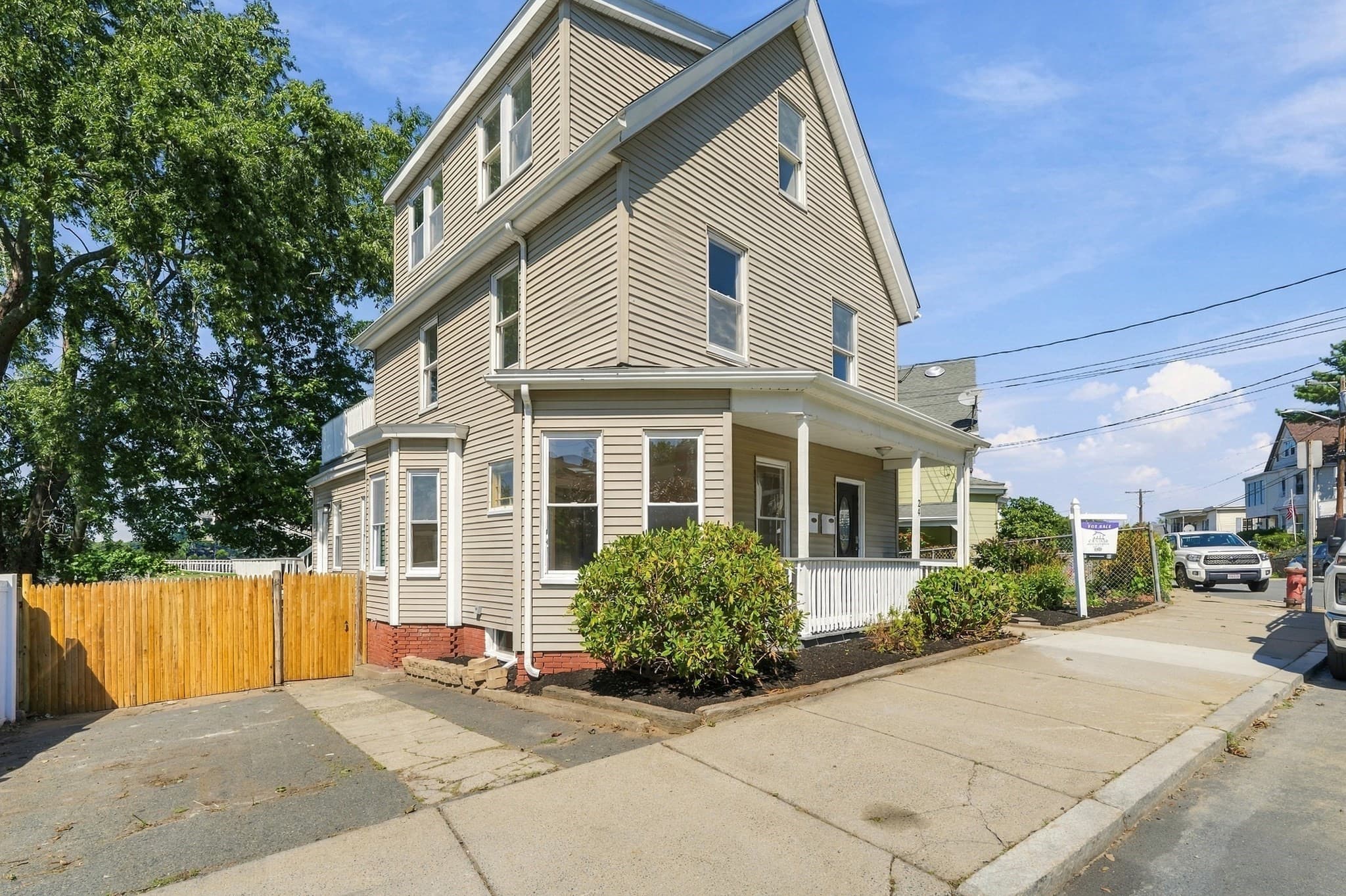 24 Birch St, Lynn MA 01902