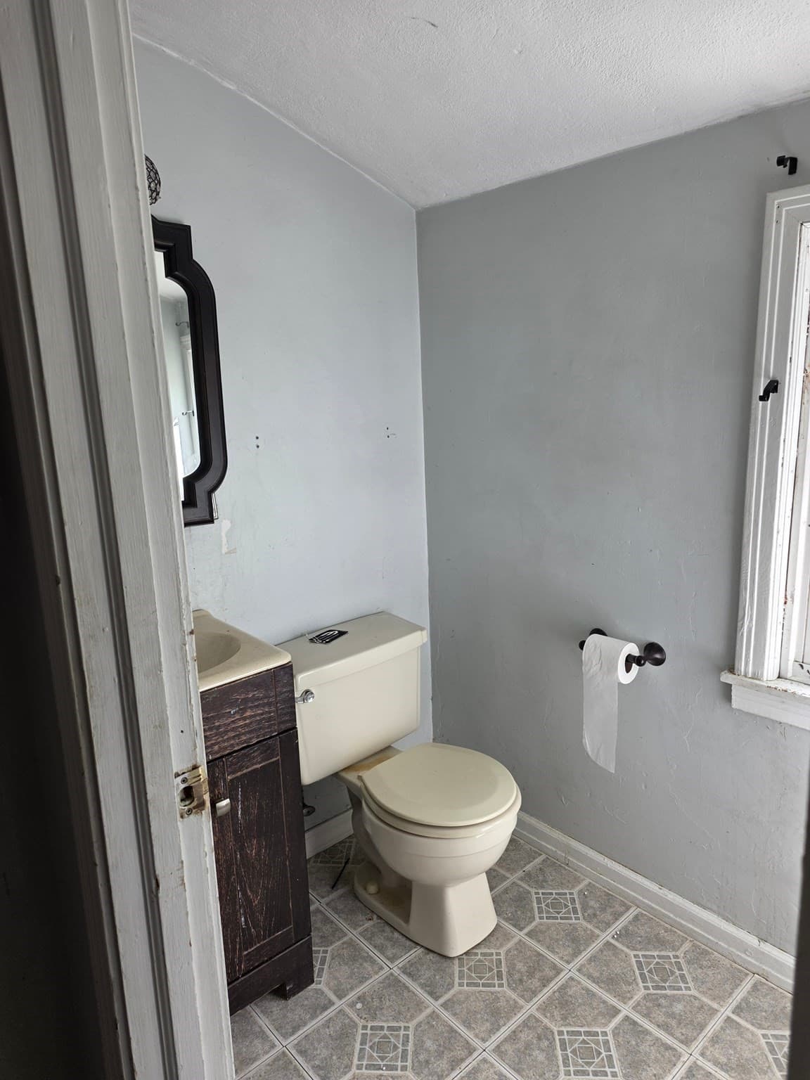 Single Family Residence at 78 Massreco St, Springfield MA 01109, Springfield, photo 10 of 13