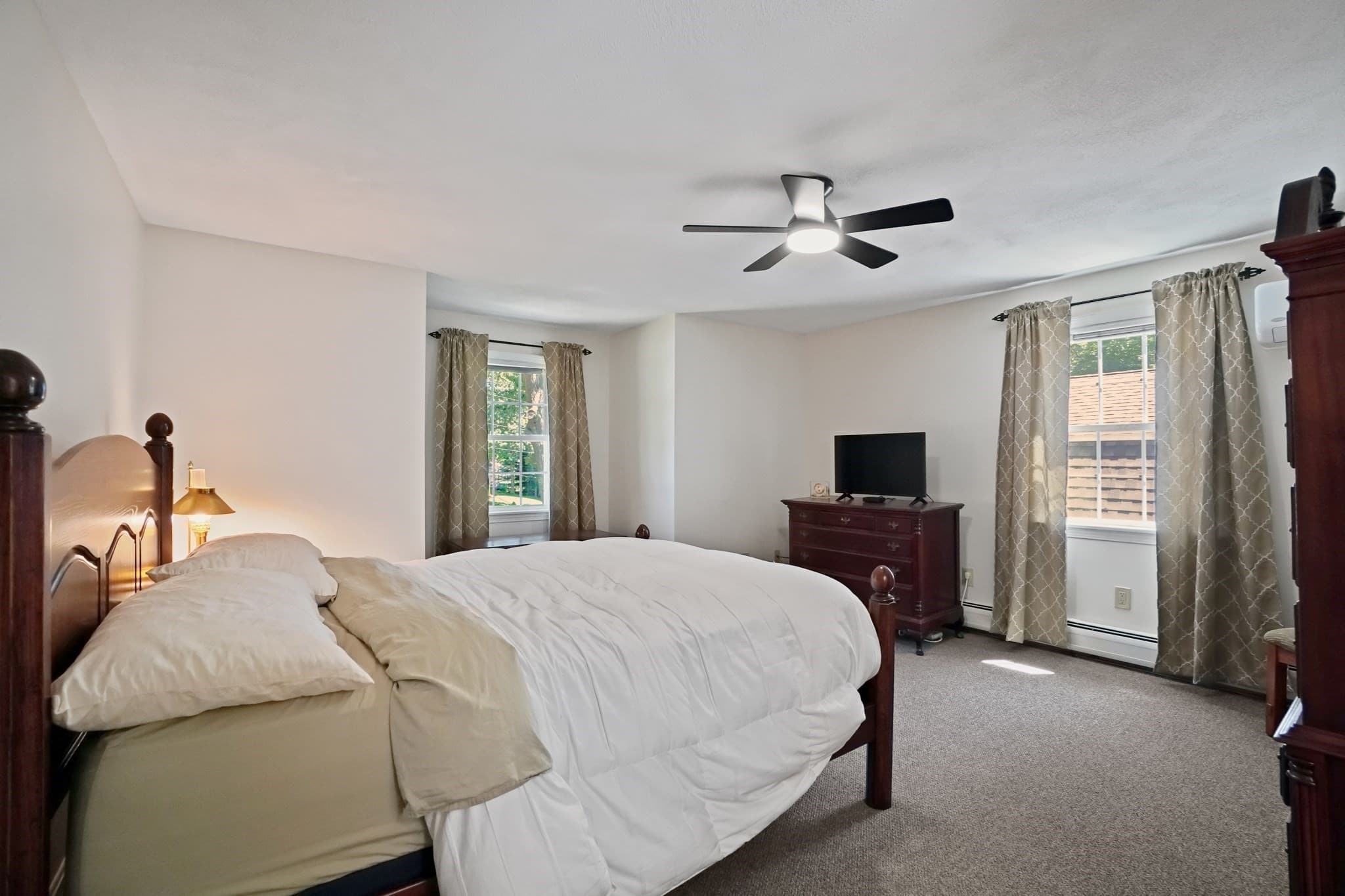 Single Family Residence at 28 Sagewood Cir, Attleboro MA 02703, Attleboro, photo 15 of 23
