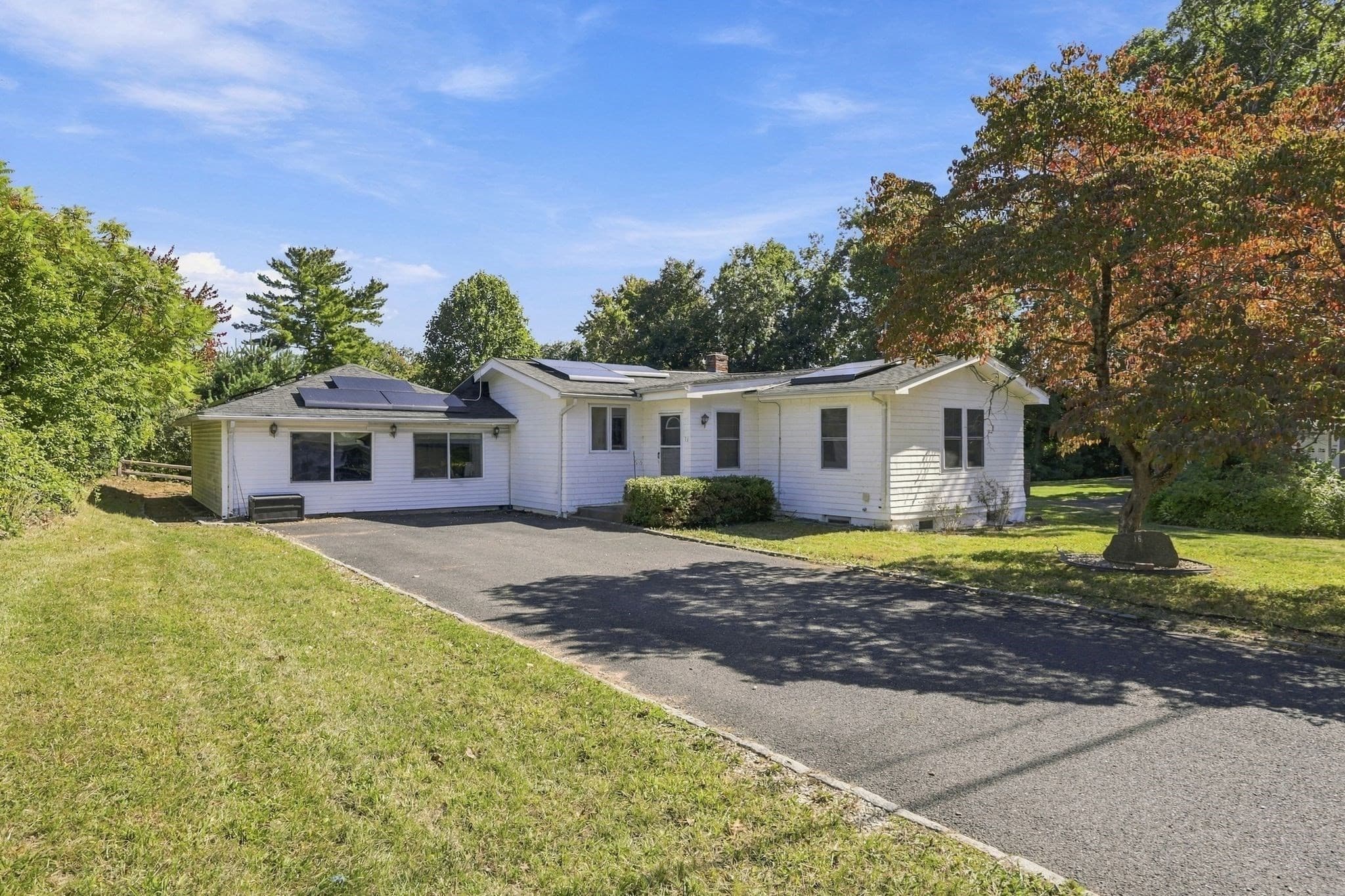 16 Oak St, Southwick MA 01077