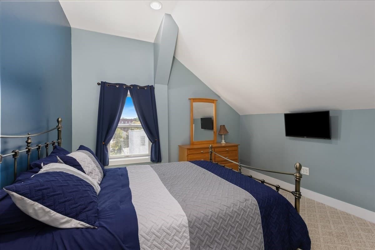 Condominium at 4 Mechanic St # 1, Merrimac MA 01860, Merrimac, photo 23 of 32