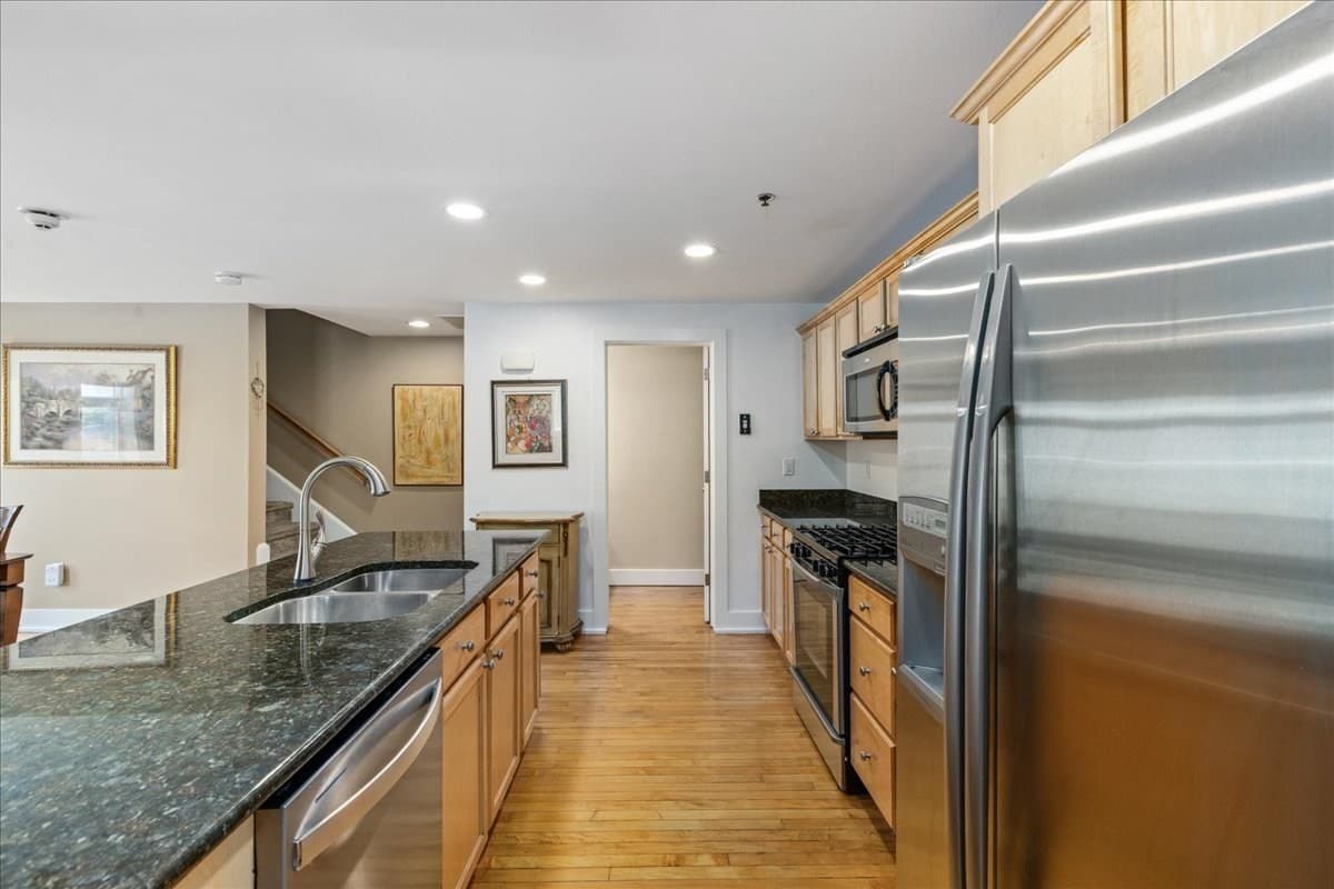 Condominium at 4 Mechanic St # 1, Merrimac MA 01860, Merrimac, photo 12 of 32