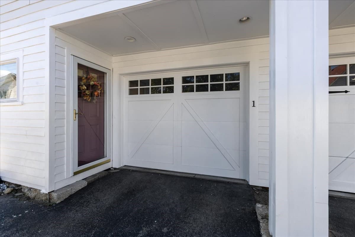 Condominium at 4 Mechanic St # 1, Merrimac MA 01860, Merrimac, photo 3 of 32