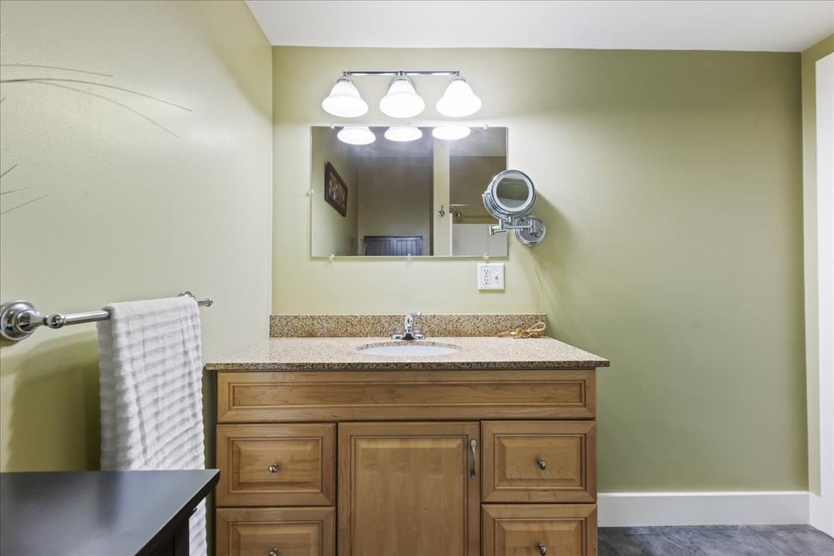 Condominium at 4 Mechanic St # 1, Merrimac MA 01860, Merrimac, photo 20 of 32