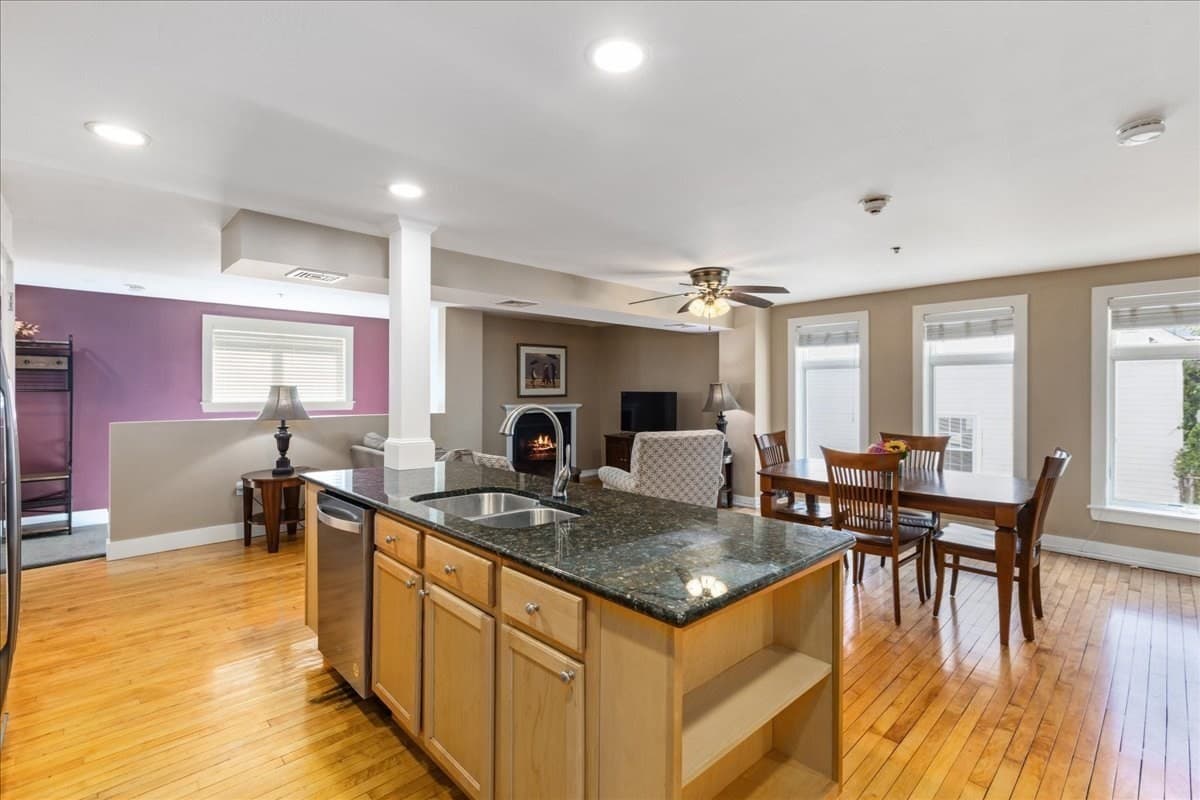 Condominium at 4 Mechanic St # 1, Merrimac MA 01860, Merrimac, photo 10 of 32