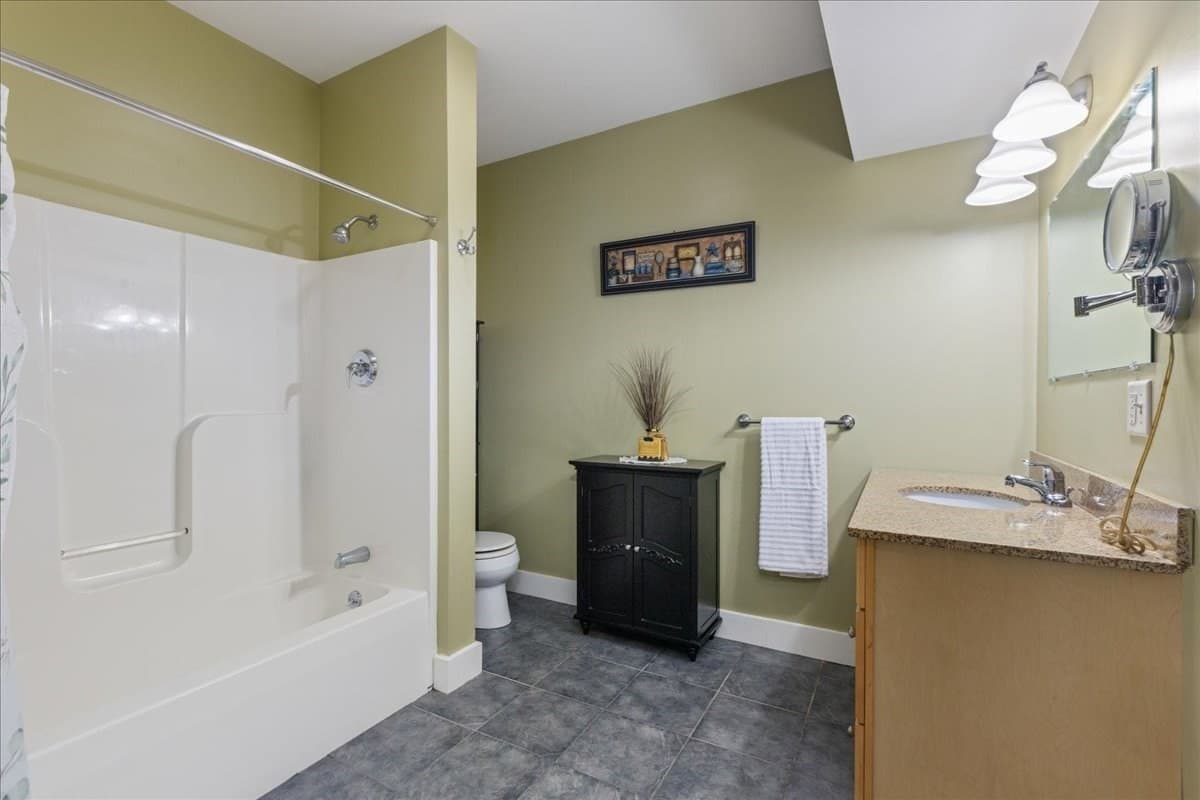 Condominium at 4 Mechanic St # 1, Merrimac MA 01860, Merrimac, photo 19 of 32