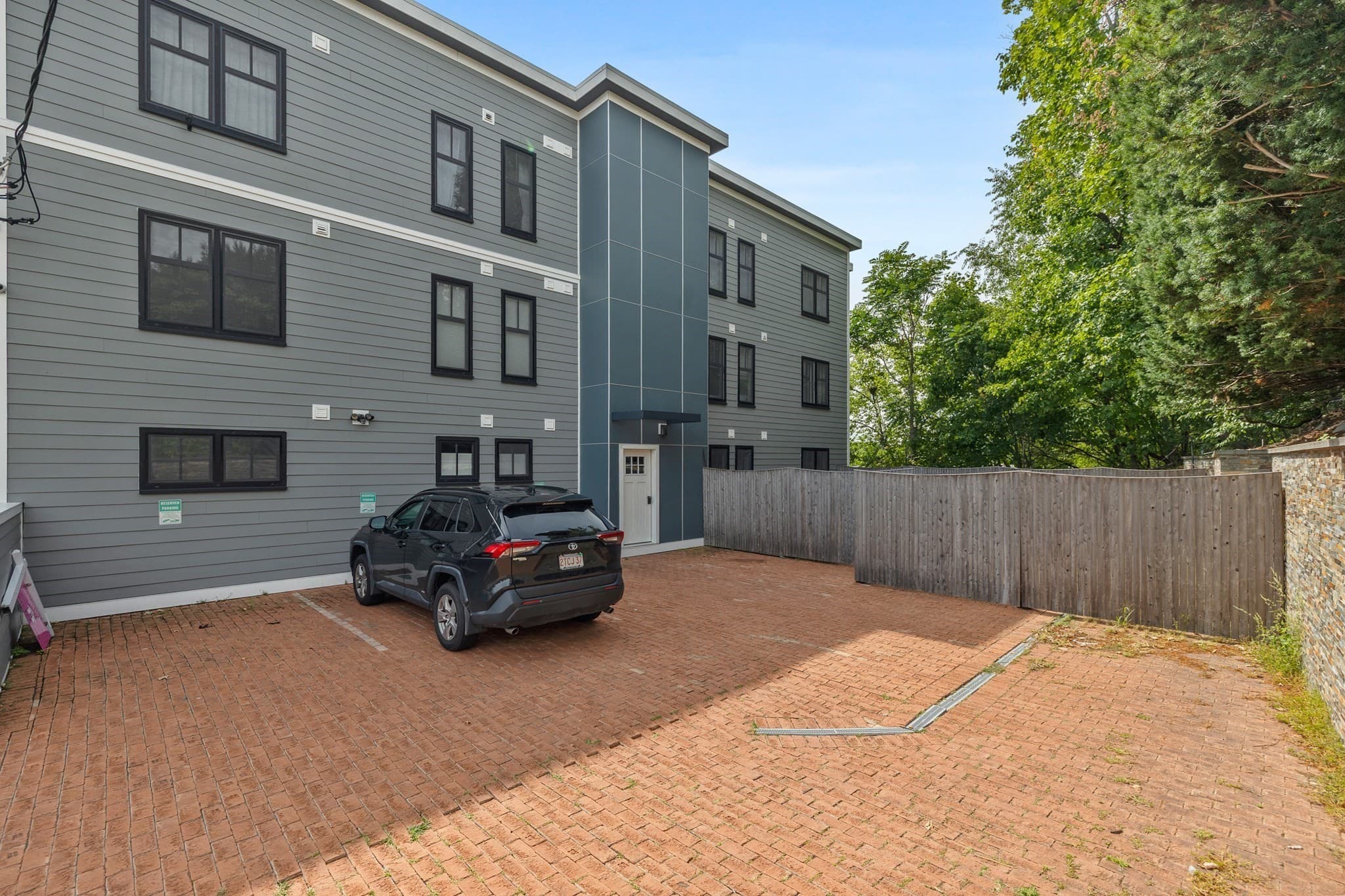 Condominium at 1721 Centre St # 204, Boston MA 02132, Boston, photo 27 of 31