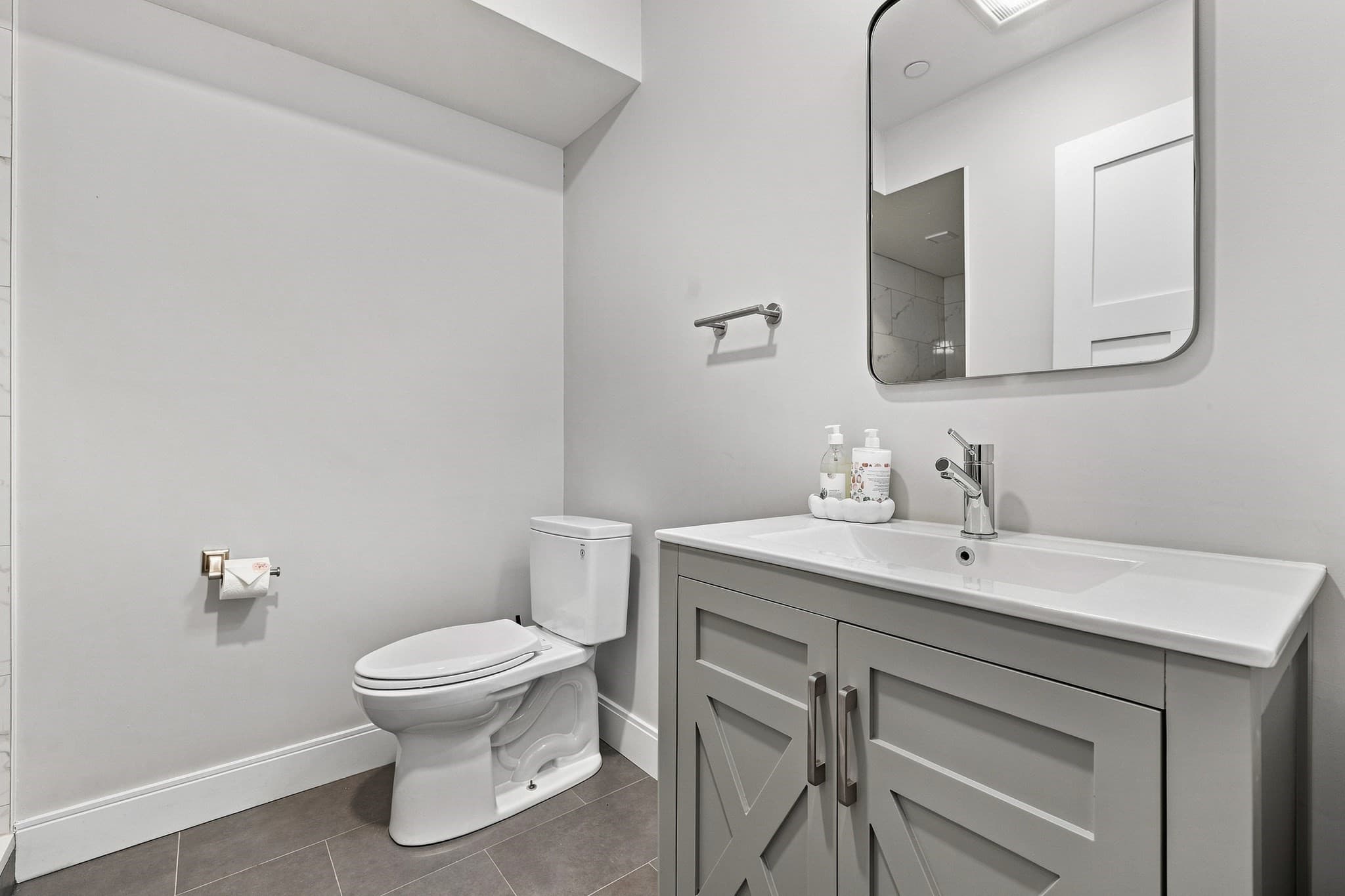 Condominium at 1721 Centre St # 204, Boston MA 02132, Boston, photo 12 of 31