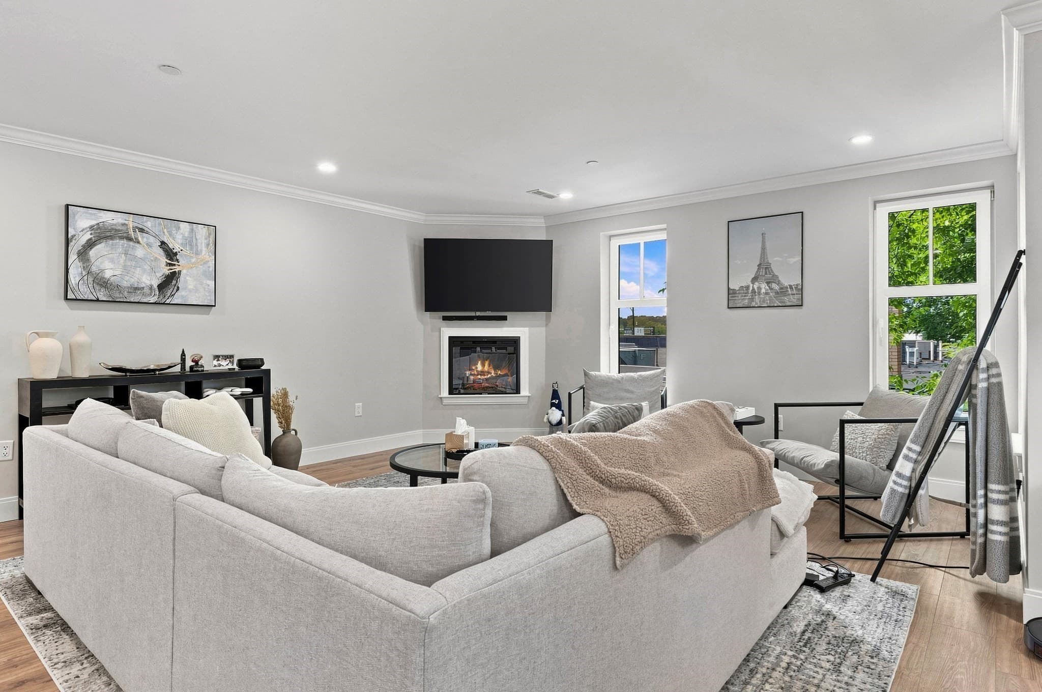 Condominium at 1721 Centre St # 204, Boston MA 02132, Boston, photo 3 of 31
