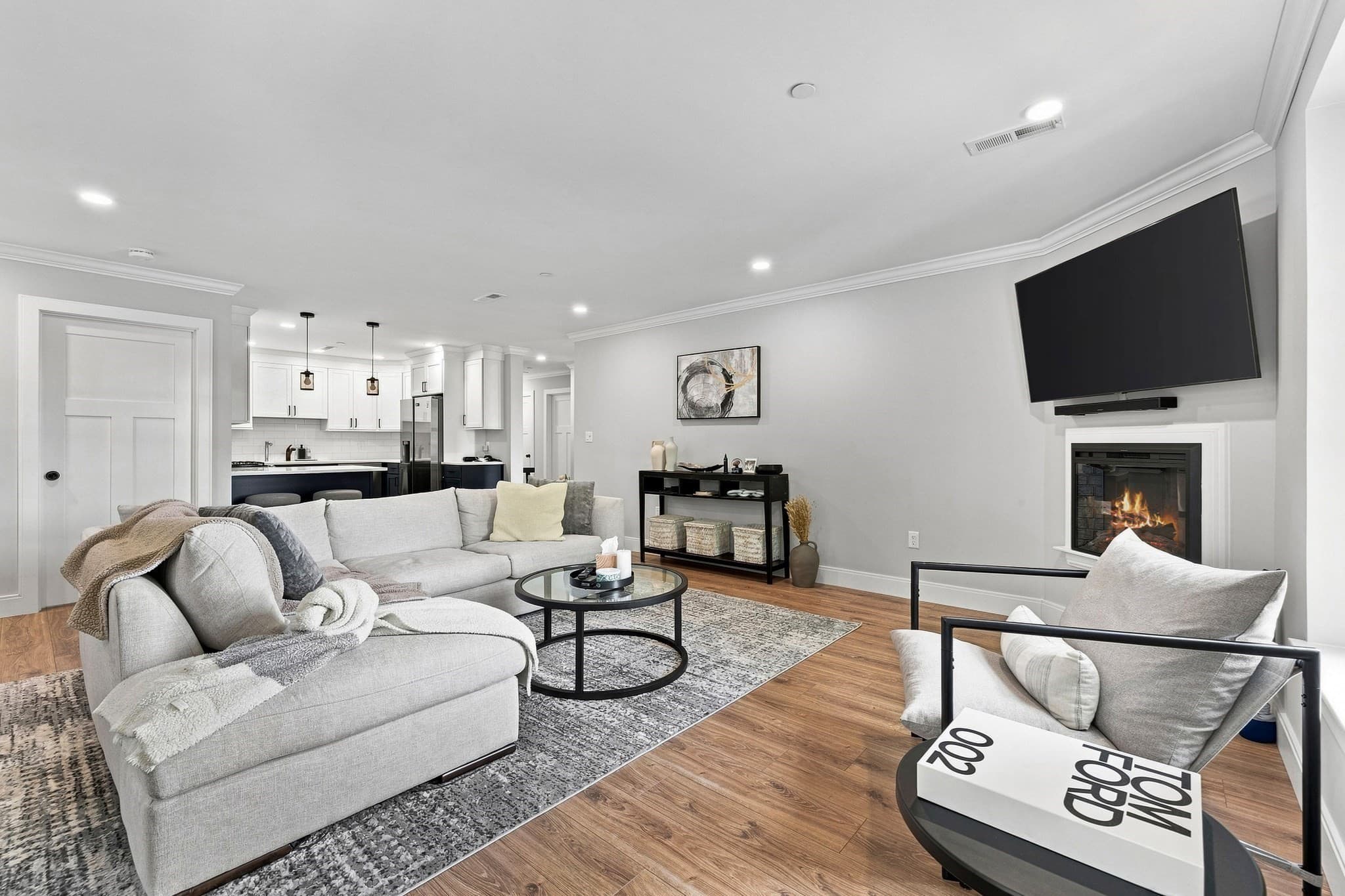 1721 Centre St # 204, Boston MA 02132