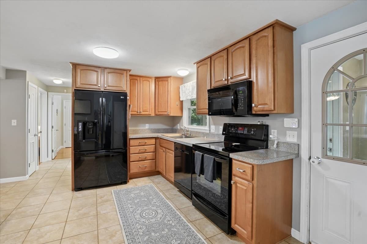 Single Family Residence at 15 Brookman Street, Worcester MA 01606, Worcester, photo 12 of 42
