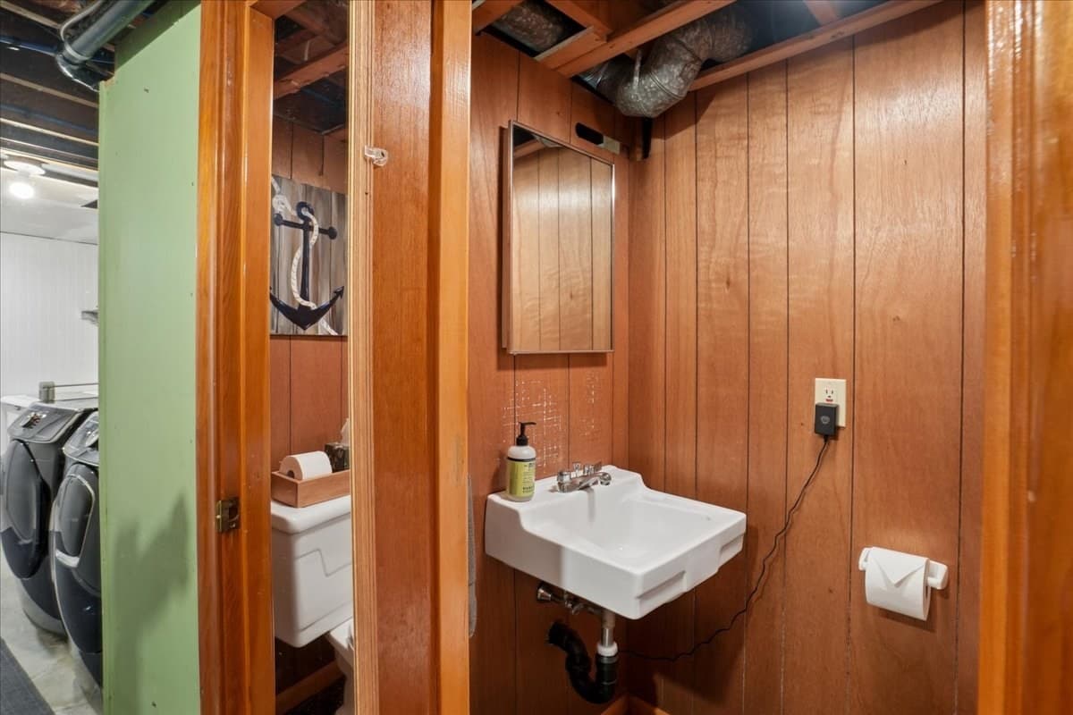 Single Family Residence at 15 Brookman Street, Worcester MA 01606, Worcester, photo 34 of 42