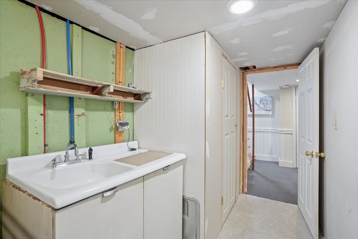 Single Family Residence at 15 Brookman Street, Worcester MA 01606, Worcester, photo 33 of 42