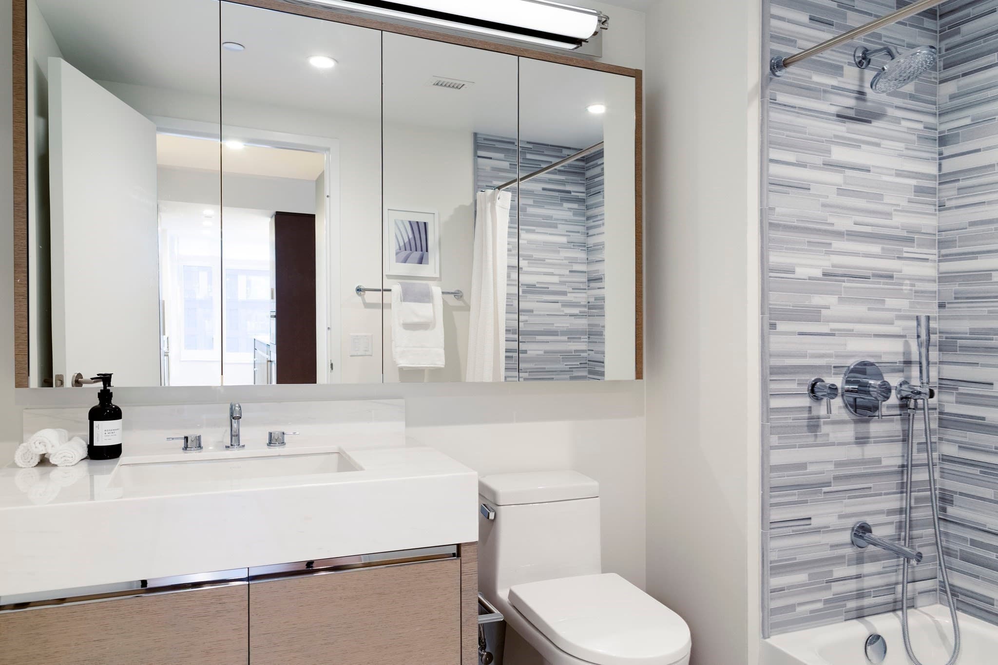 Condominium at 100 Lovejoy Wharf # 11B, Boston MA 02114, photo 9 of 24