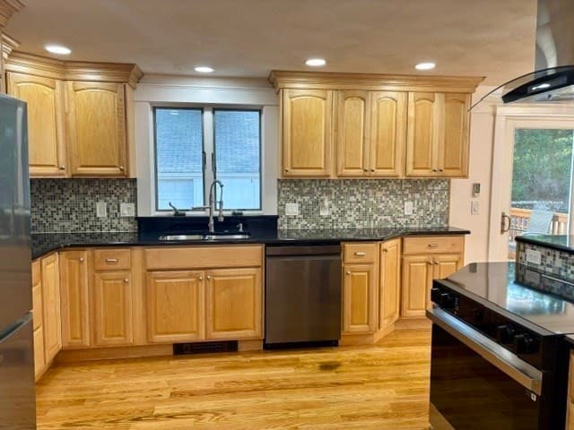 Single Family Residence at 57 Ashland Ave, Methuen MA 01844, Methuen, photo 2 of 37