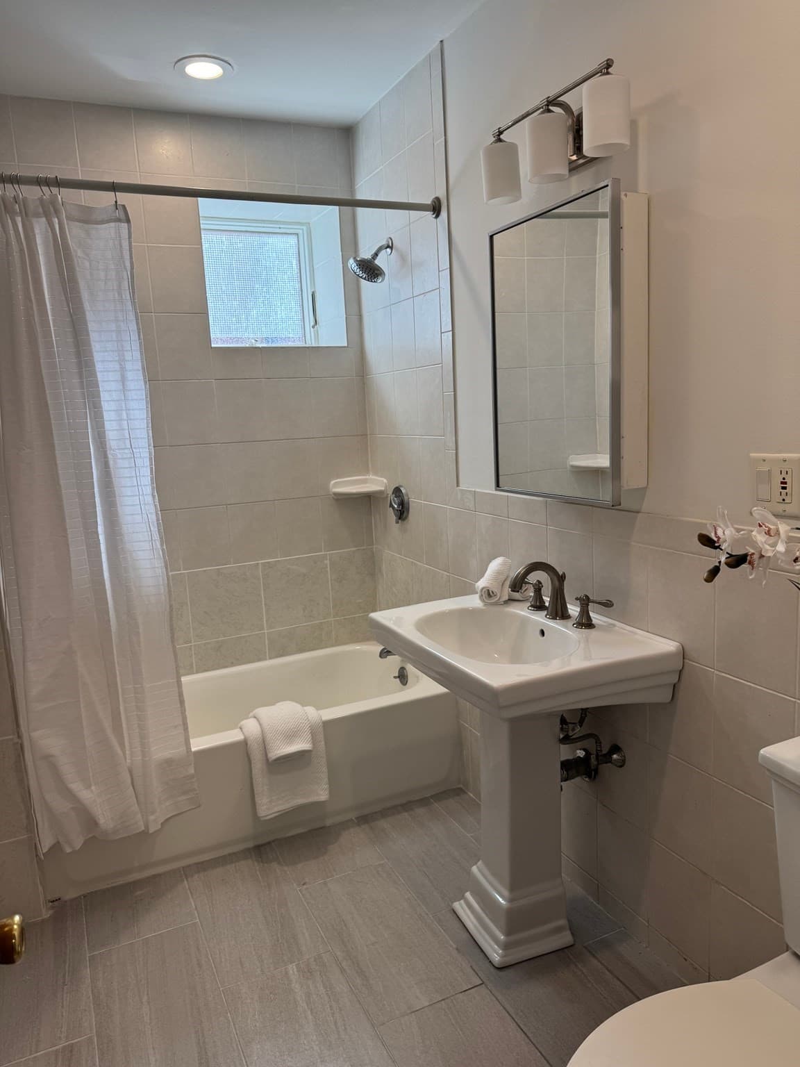 Condominium at 12 Kilsyth Road # 2, Brookline MA 02445, Brookline, photo 7 of 12