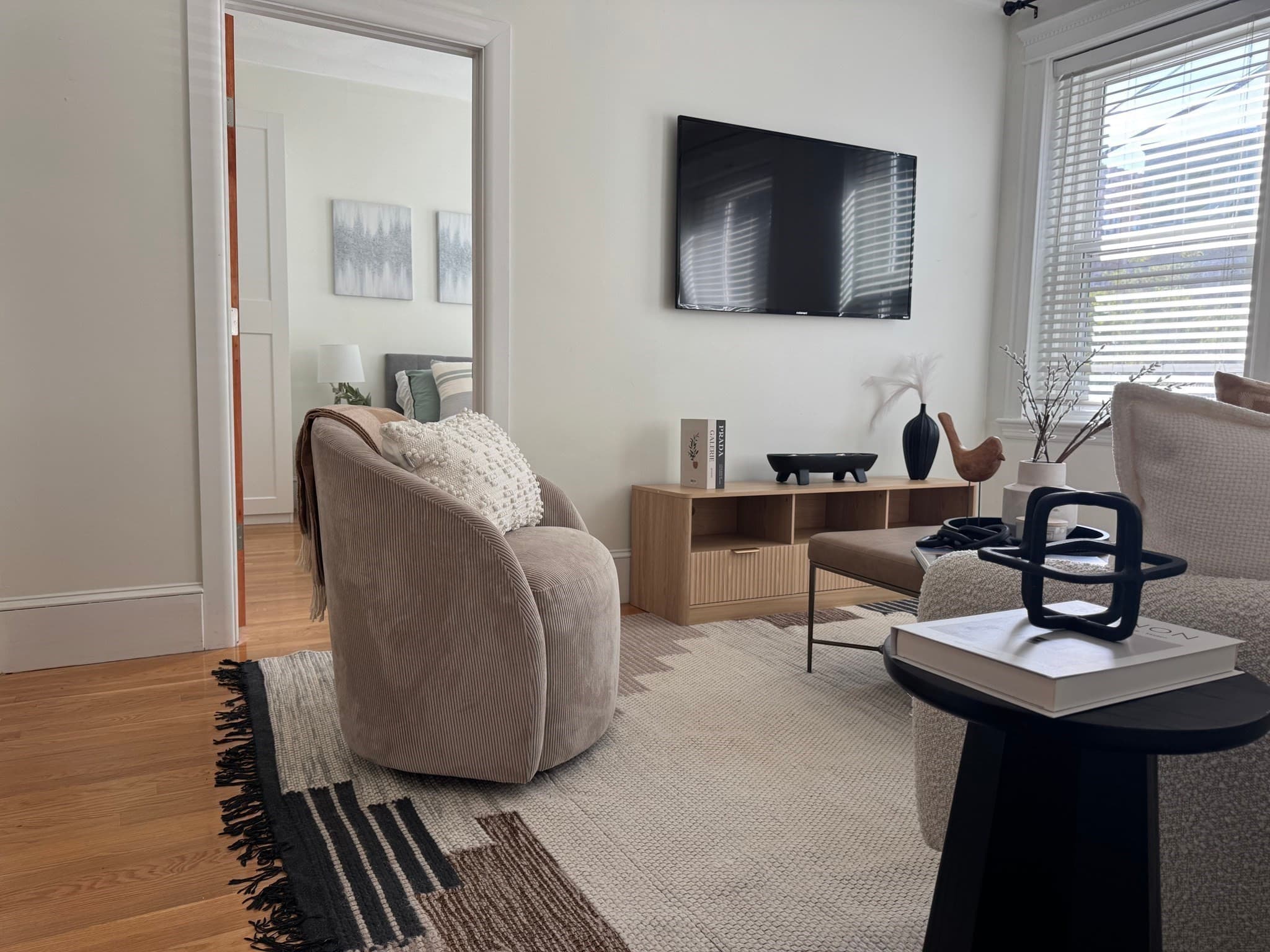 Condominium at 12 Kilsyth Road # 2, Brookline MA 02445, Brookline, photo 4 of 12