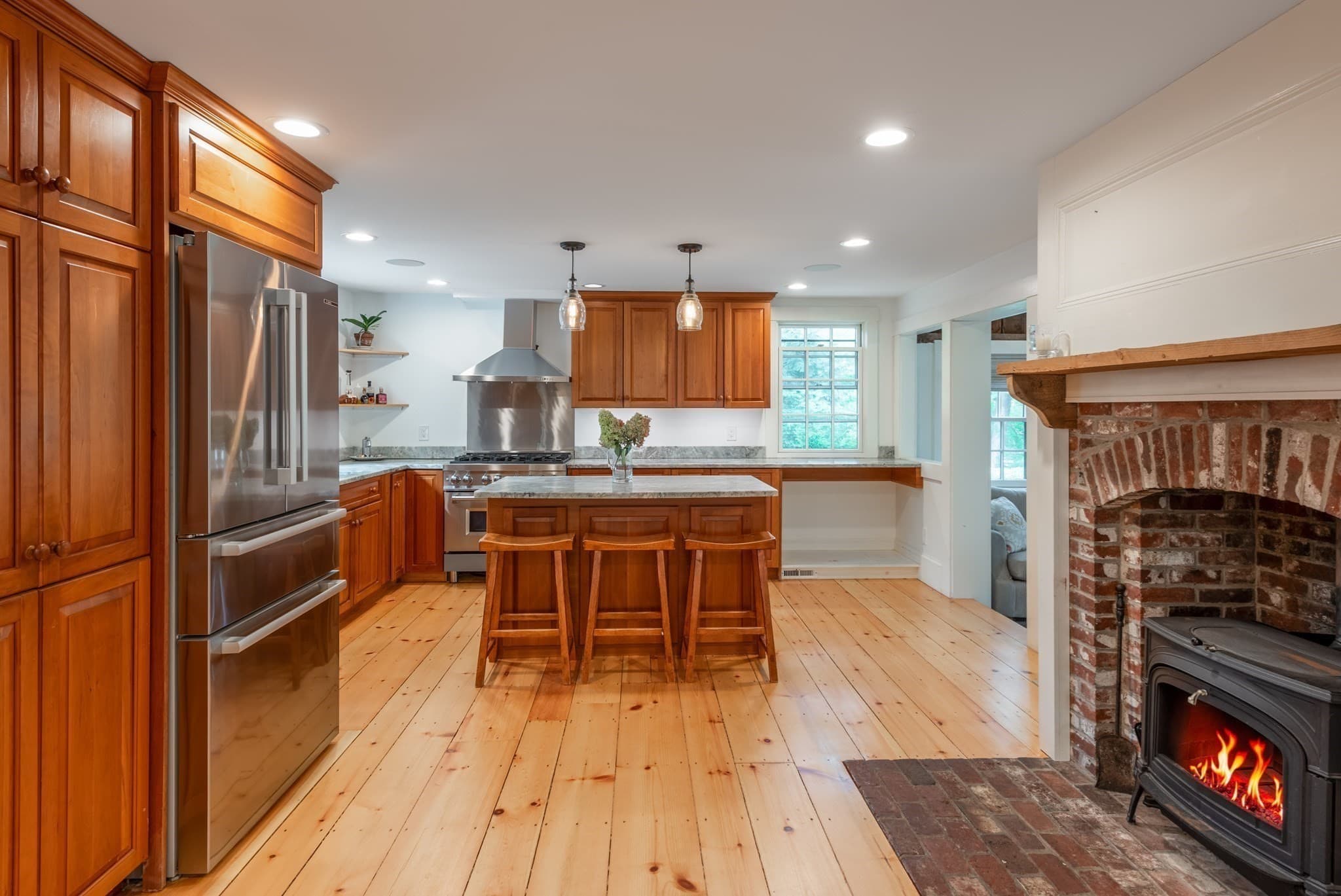 Single Family Residence at 243 Cutler Road, Hamilton MA 01982, photo 5 of 41