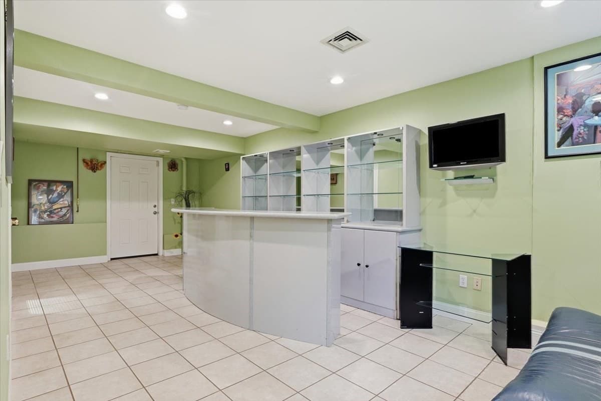 Condominium at 25 Hamlet Street # 25, Newton MA 02459, Newton, photo 17 of 25