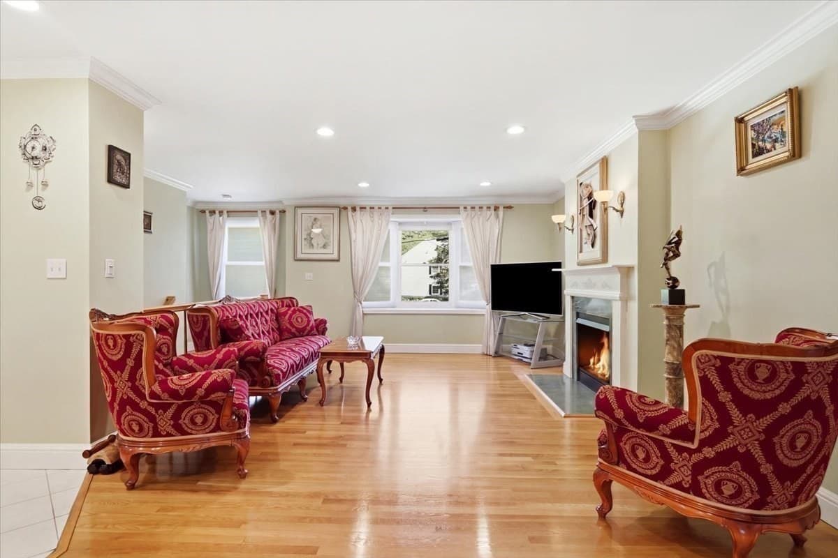Condominium at 25 Hamlet Street # 25, Newton MA 02459, Newton, photo 3 of 25