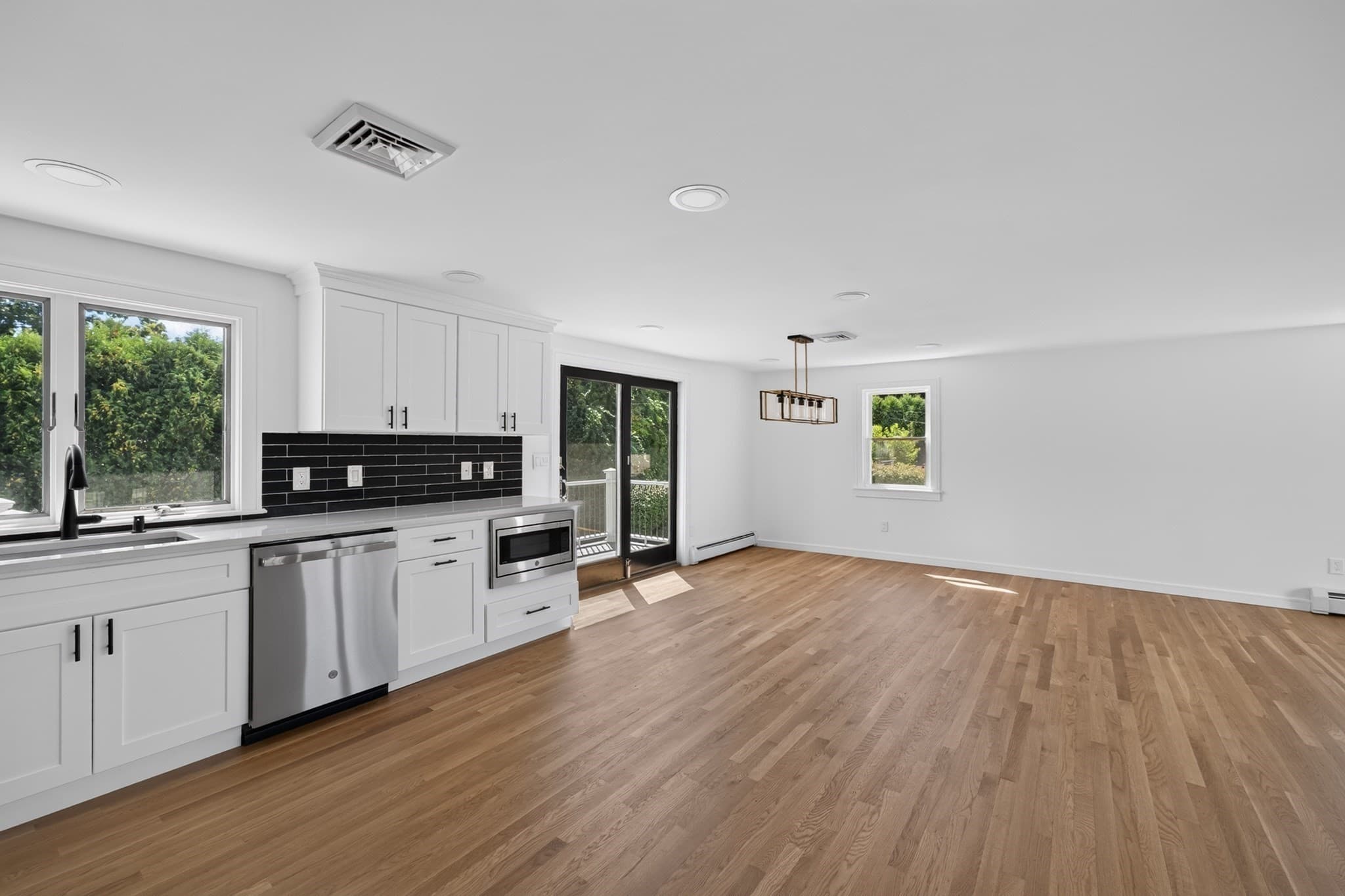 Single Family Residence at 585 N Eastern Ave, Fall River MA 02720, Fall River, photo 12 of 30