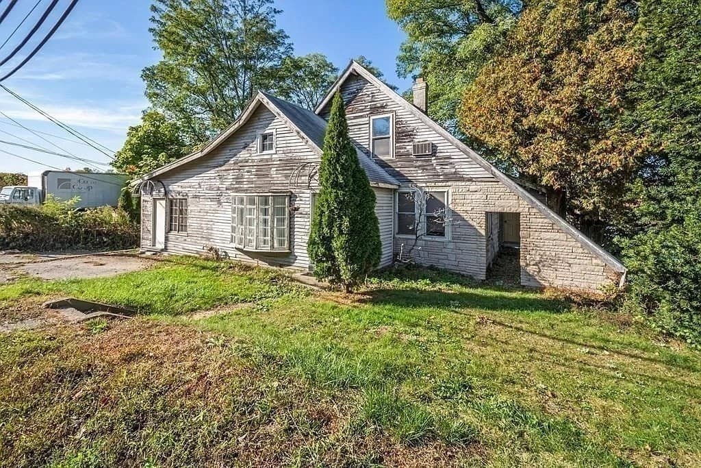 Single Family Residence at 105 Hartford Tpke, Shrewsbury MA 01545, Shrewsbury, photo 28 of 31