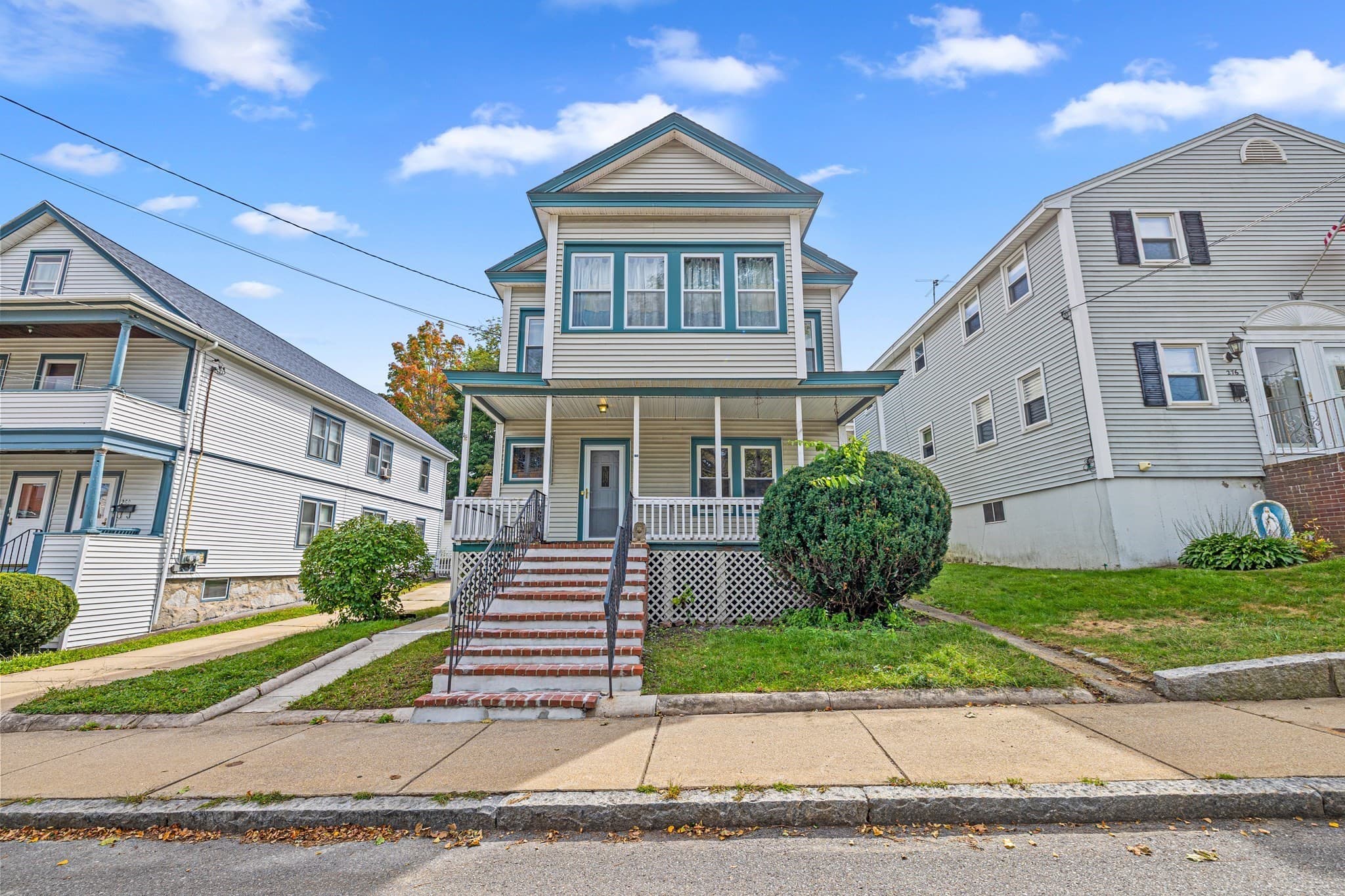 272 Shaw St, Lowell MA 01851
