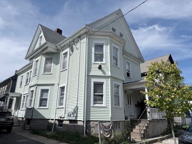 525 Cottage St, New Bedford MA 02740