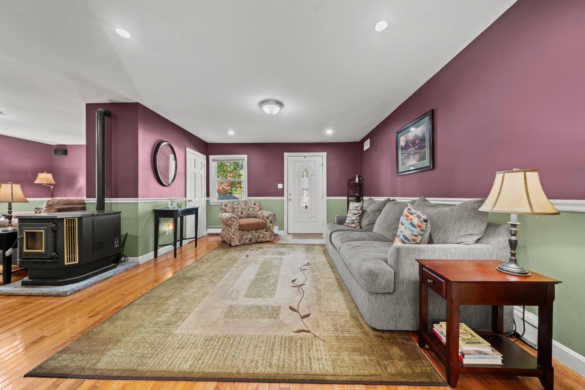 Single Family Residence at 11 Pilgrim Rd, Woburn MA 01801, Woburn, photo 2 of 34