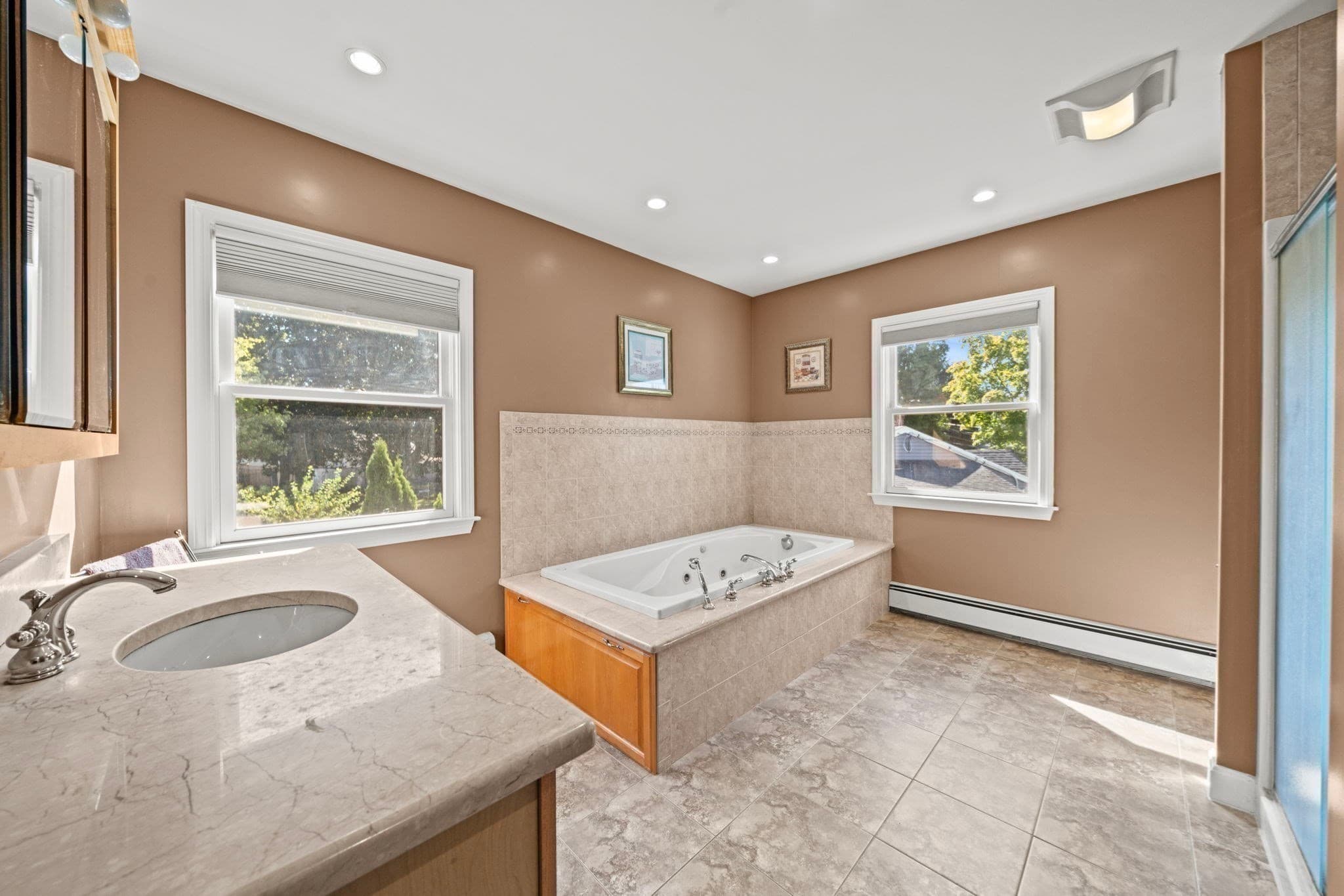 Single Family Residence at 11 Pilgrim Rd, Woburn MA 01801, Woburn, photo 16 of 34