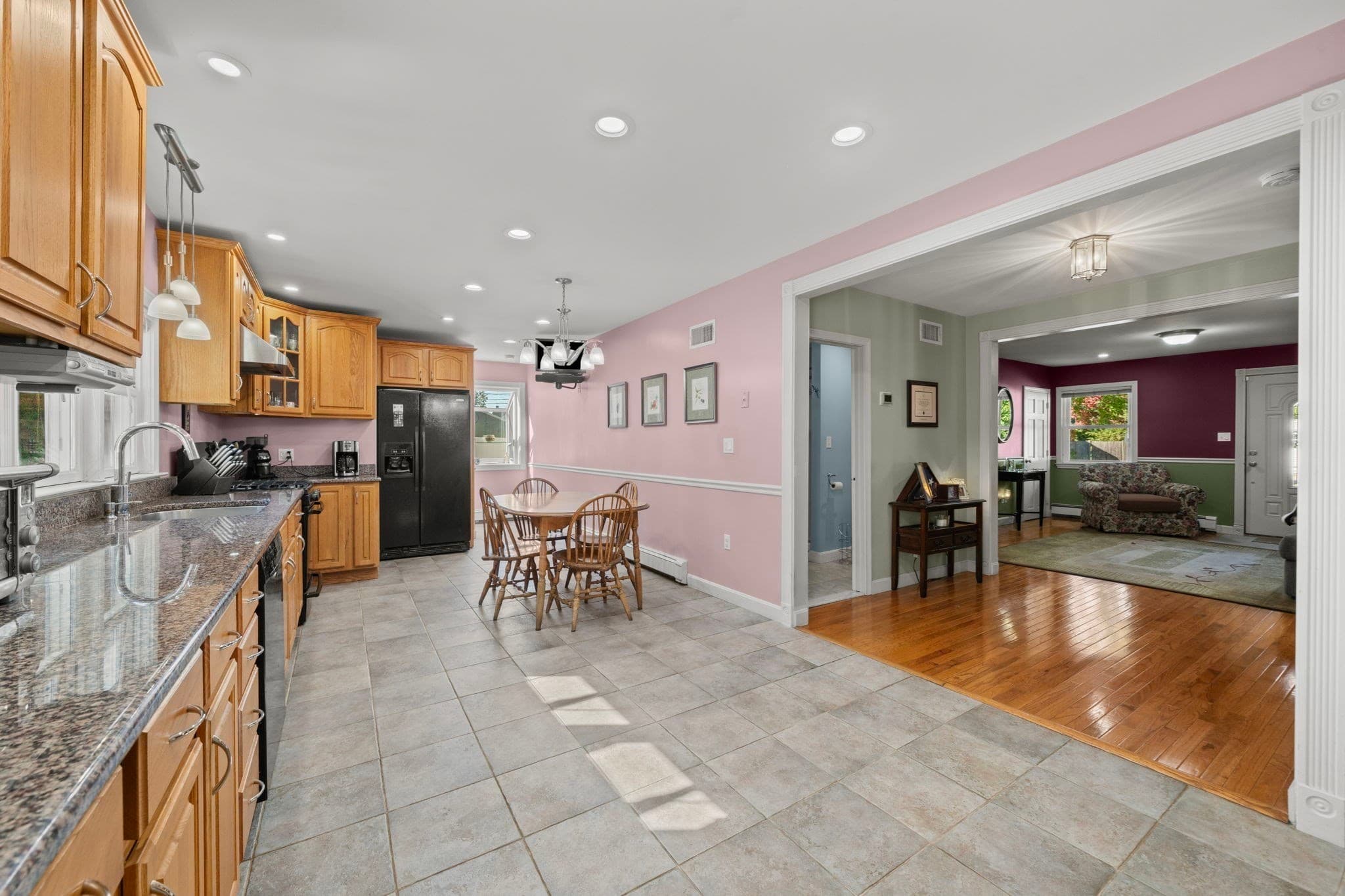 Single Family Residence at 11 Pilgrim Rd, Woburn MA 01801, Woburn, photo 7 of 34