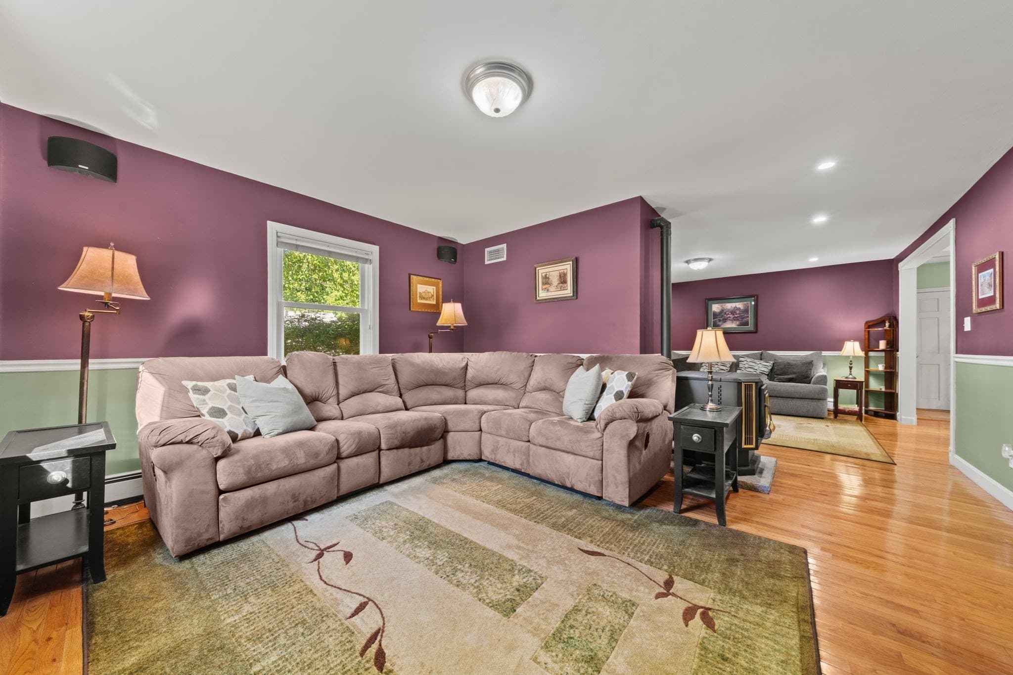Single Family Residence at 11 Pilgrim Rd, Woburn MA 01801, Woburn, photo 5 of 34
