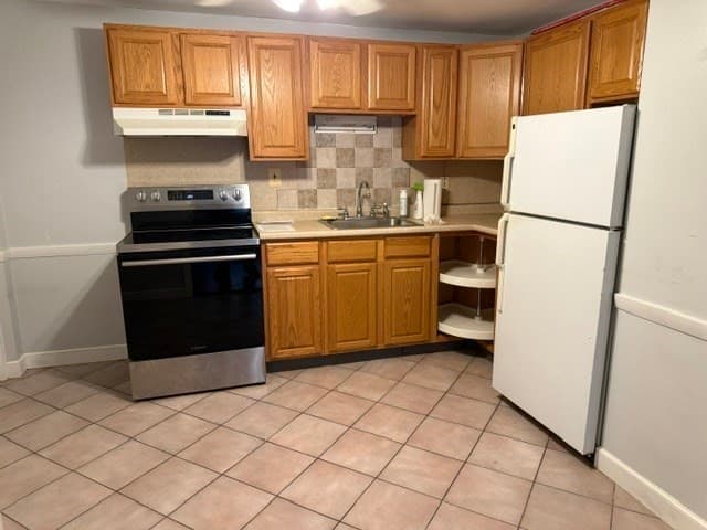 Condominium at 31 Montvale Ave # 1, Woburn MA 01801, photo 2 of 10